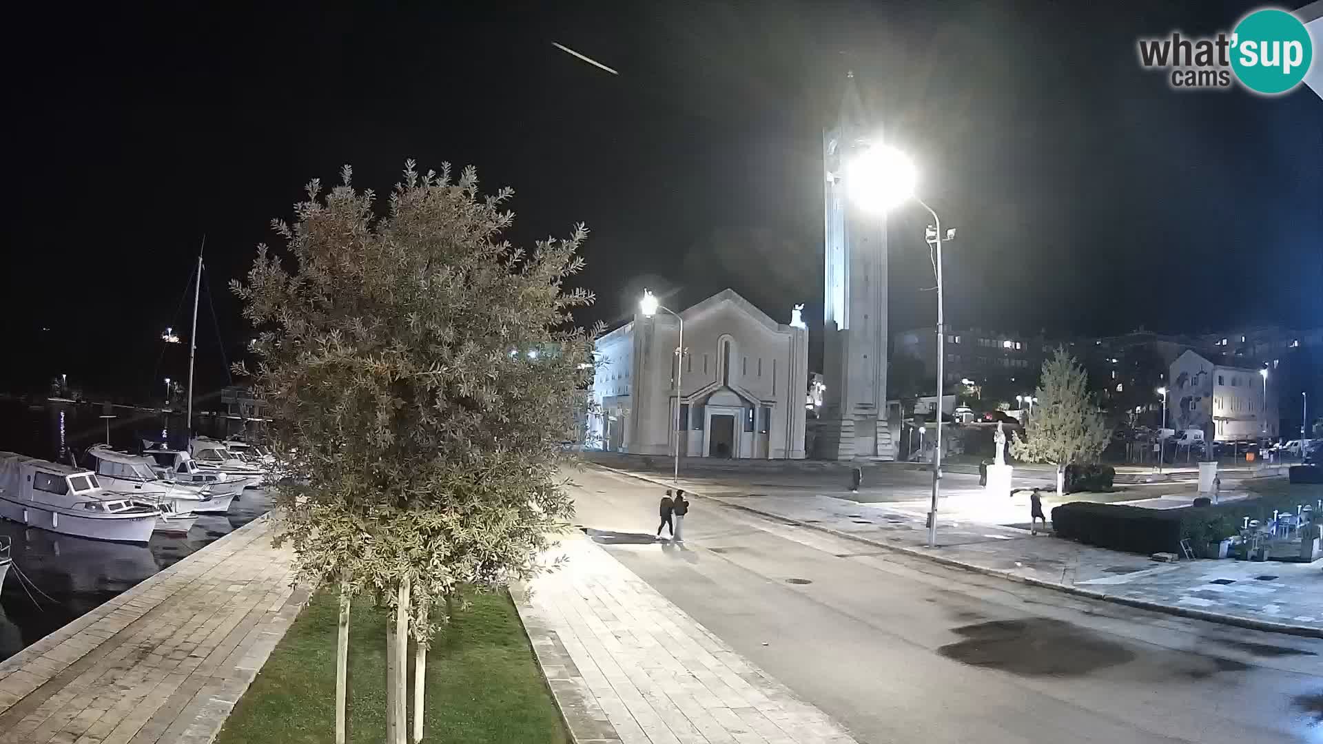 Ploče Webcam | Captivating Views of Riva and the Cathedral