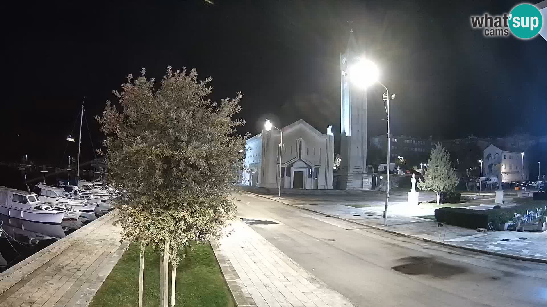 Ploče Webcam | Captivating Views of Riva and the Cathedral