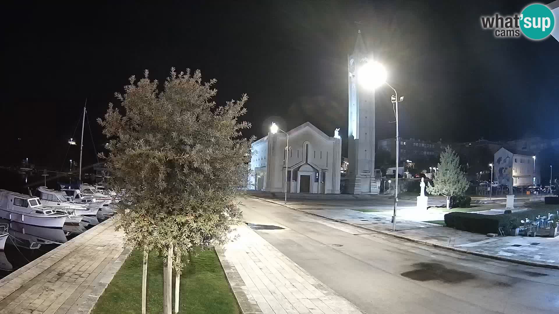 Ploče Webcam | Captivating Views of Riva and the Cathedral