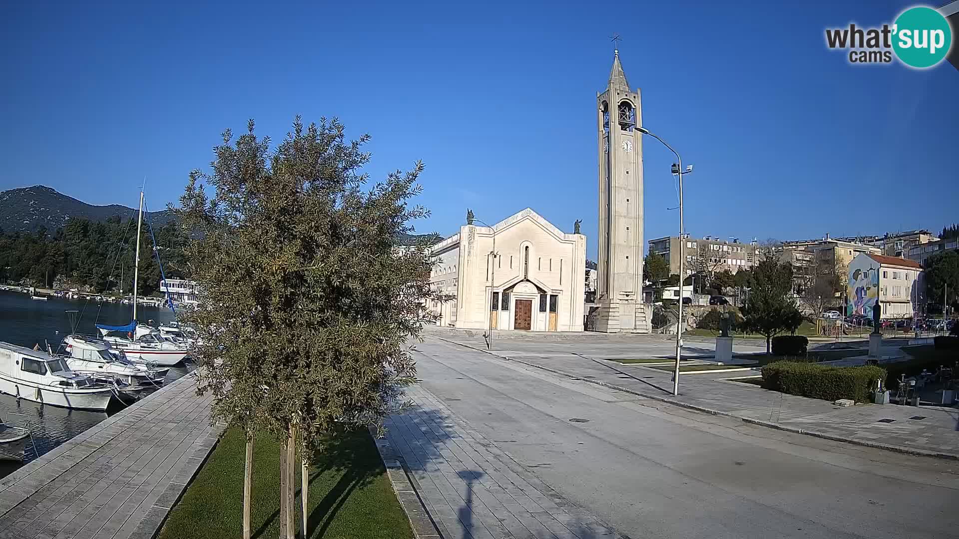 Ploče Webcam | Captivating Views of Riva and the Cathedral
