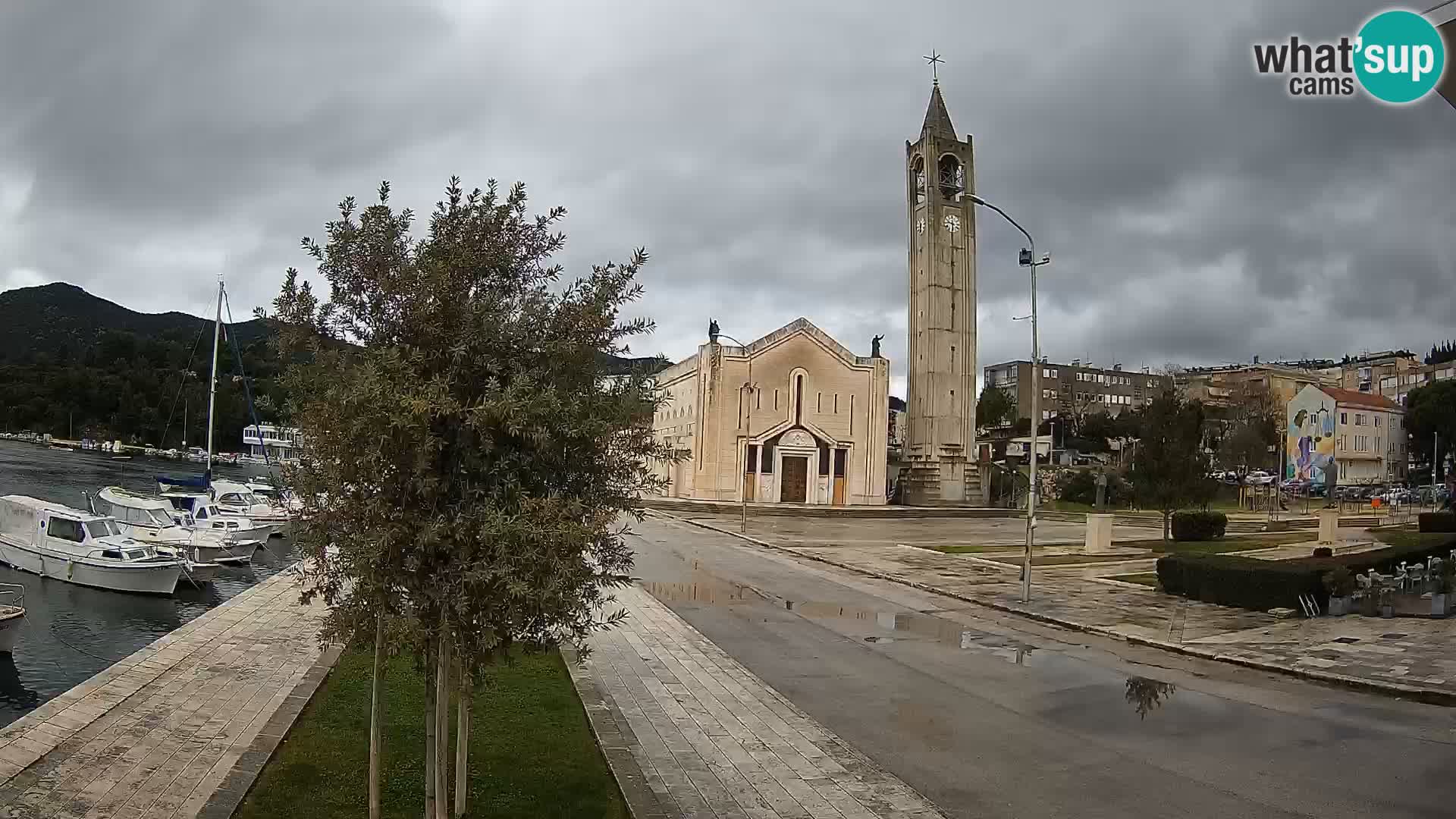 Ploče Webcam | Captivating Views of Riva and the Cathedral