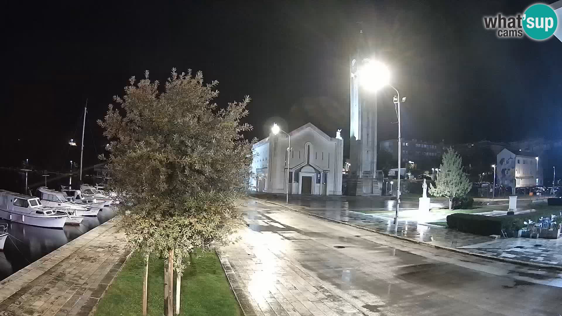 Ploče Webcam | Captivating Views of Riva and the Cathedral