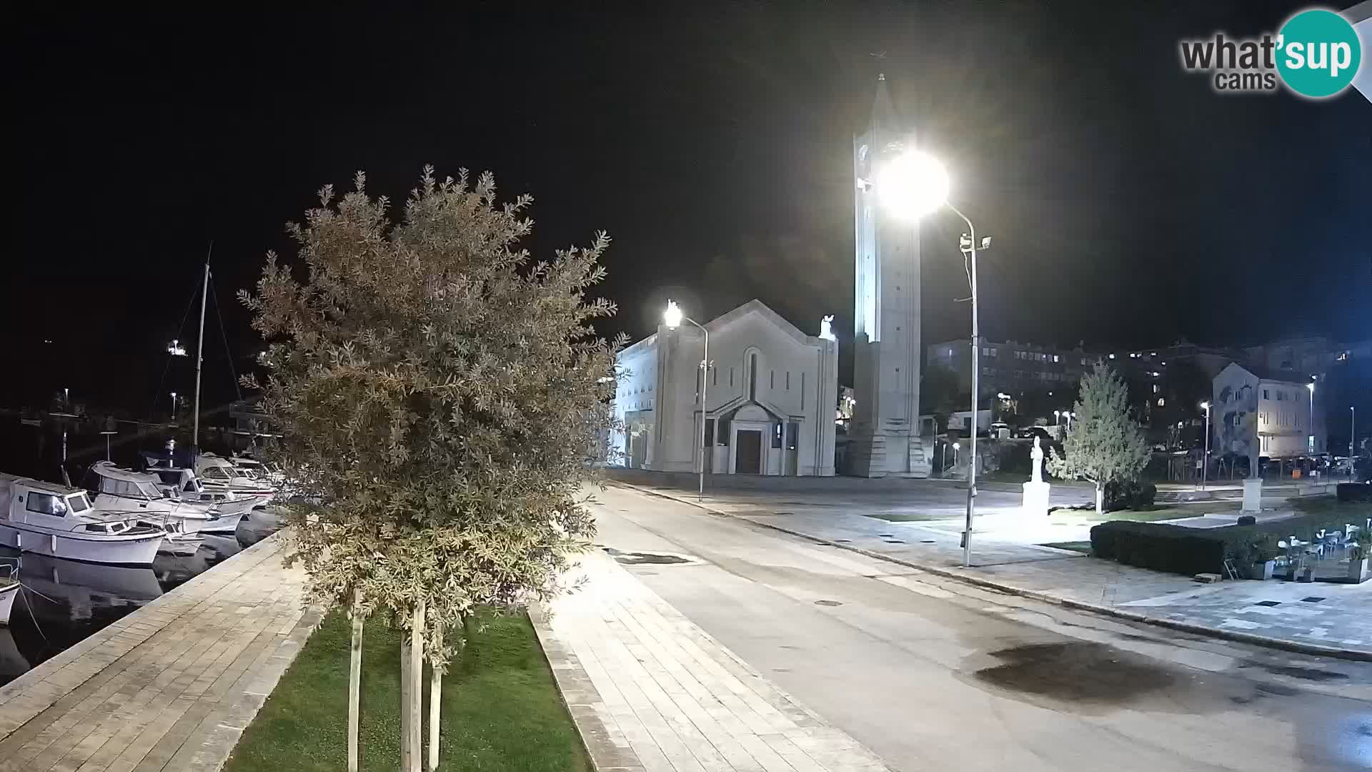 Ploče Webcam | Captivating Views of Riva and the Cathedral