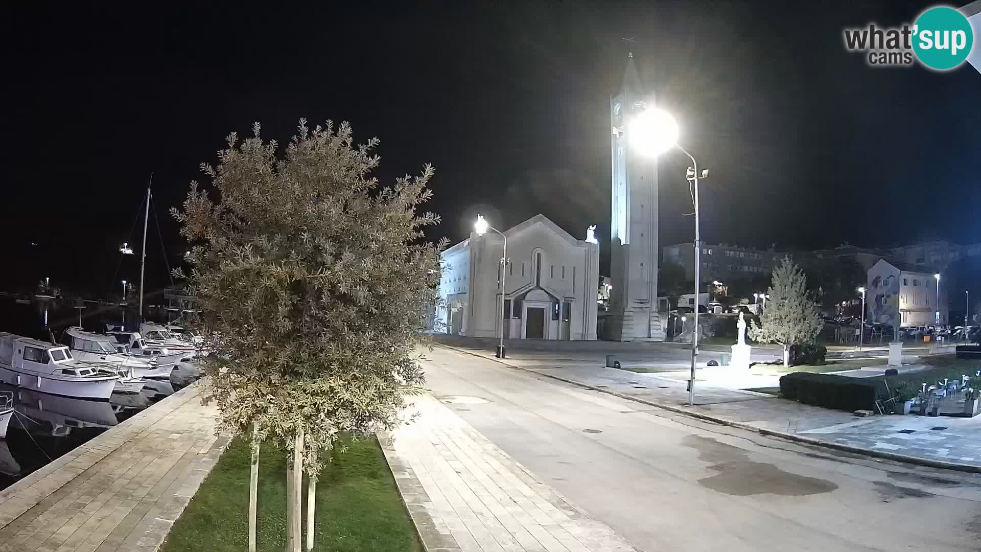 Ploče Webcam | Captivating Views of Riva and the Cathedral
