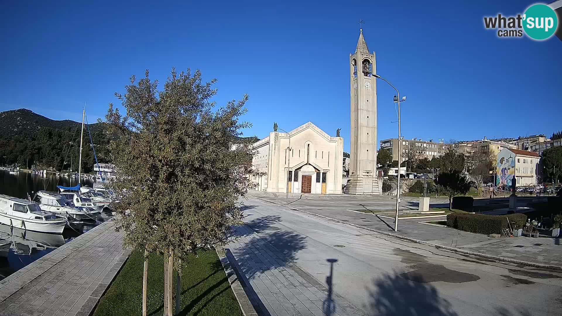 Ploče Webcam | Captivating Views of Riva and the Cathedral
