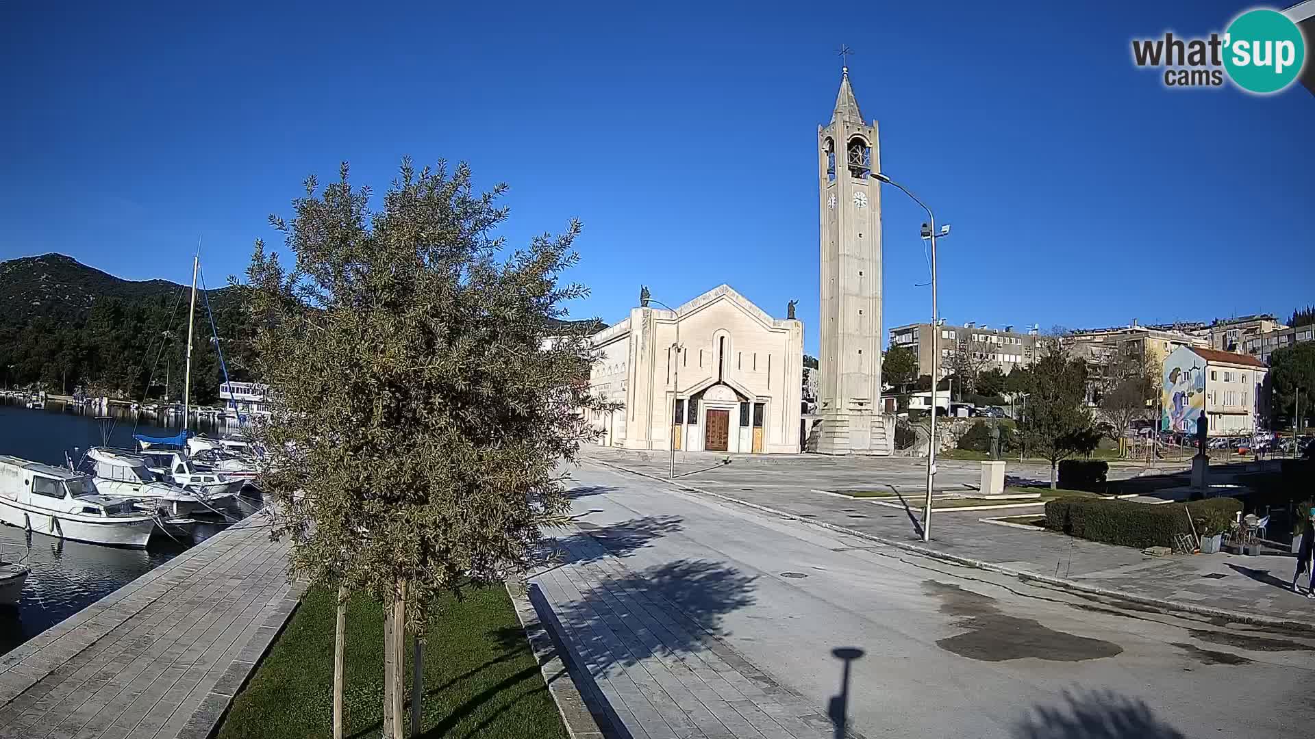Ploče Webcam | Captivating Views of Riva and the Cathedral