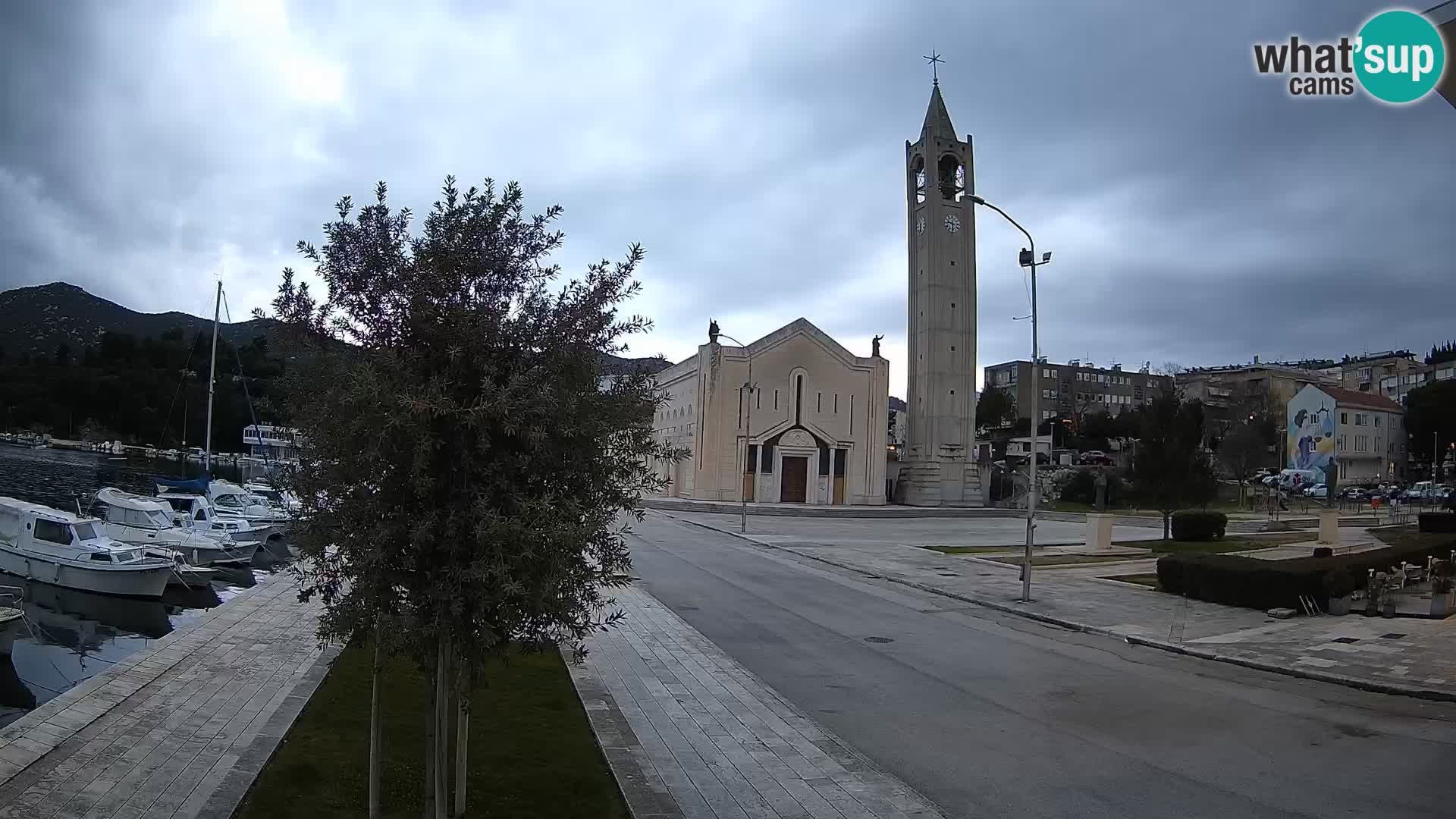 Ploče Webcam | Captivating Views of Riva and the Cathedral