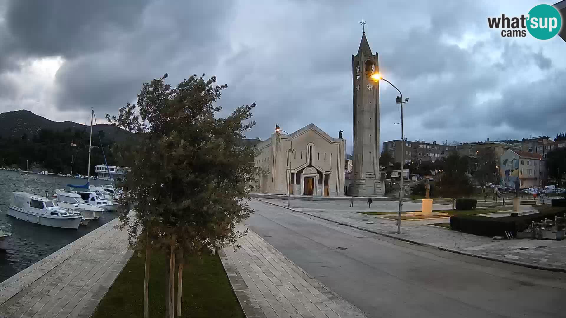 Ploče Cámara web | Vistas cautivadoras de Riva y la Catedral