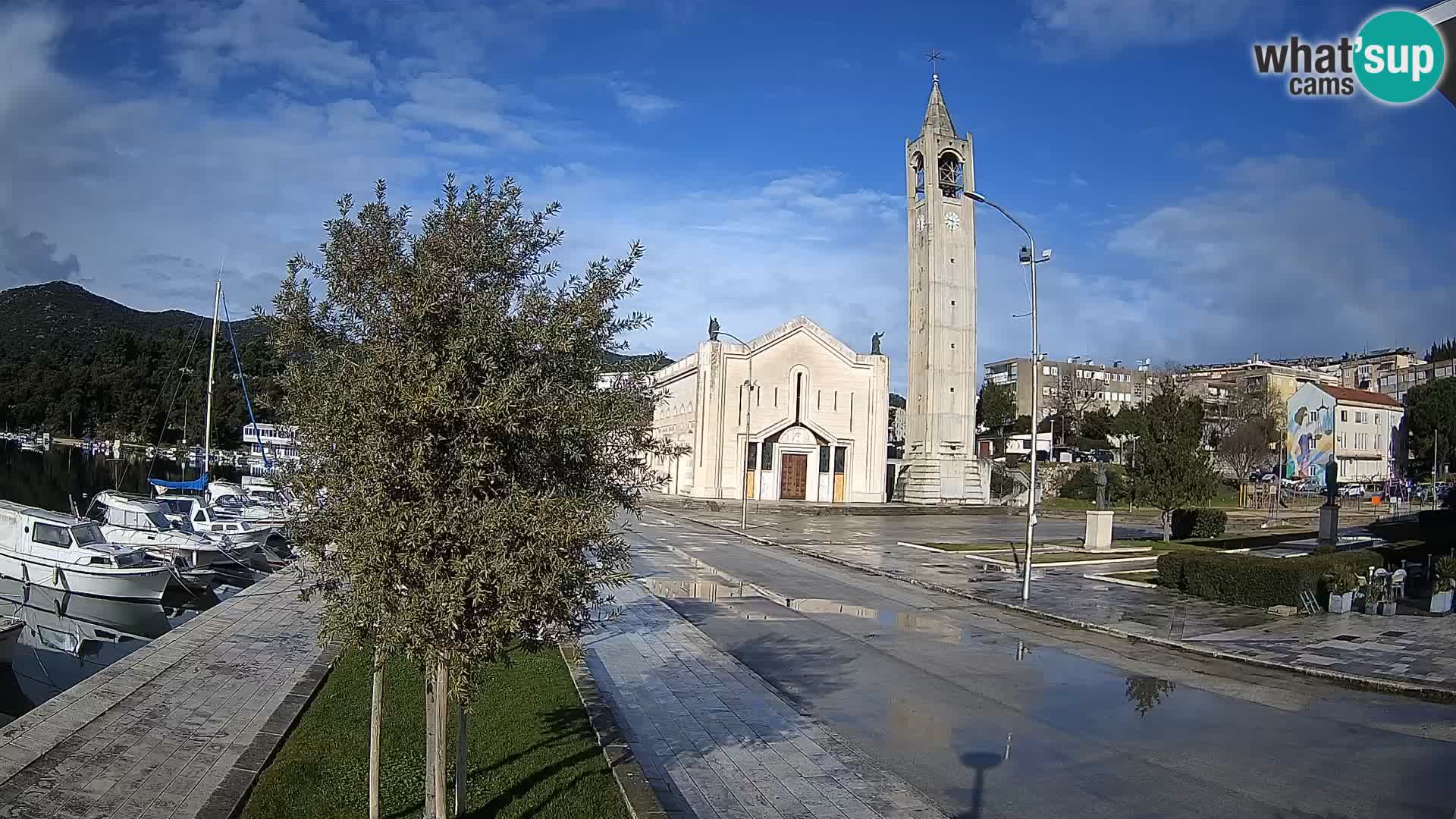 Ploče Webcam | Captivating Views of Riva and the Cathedral