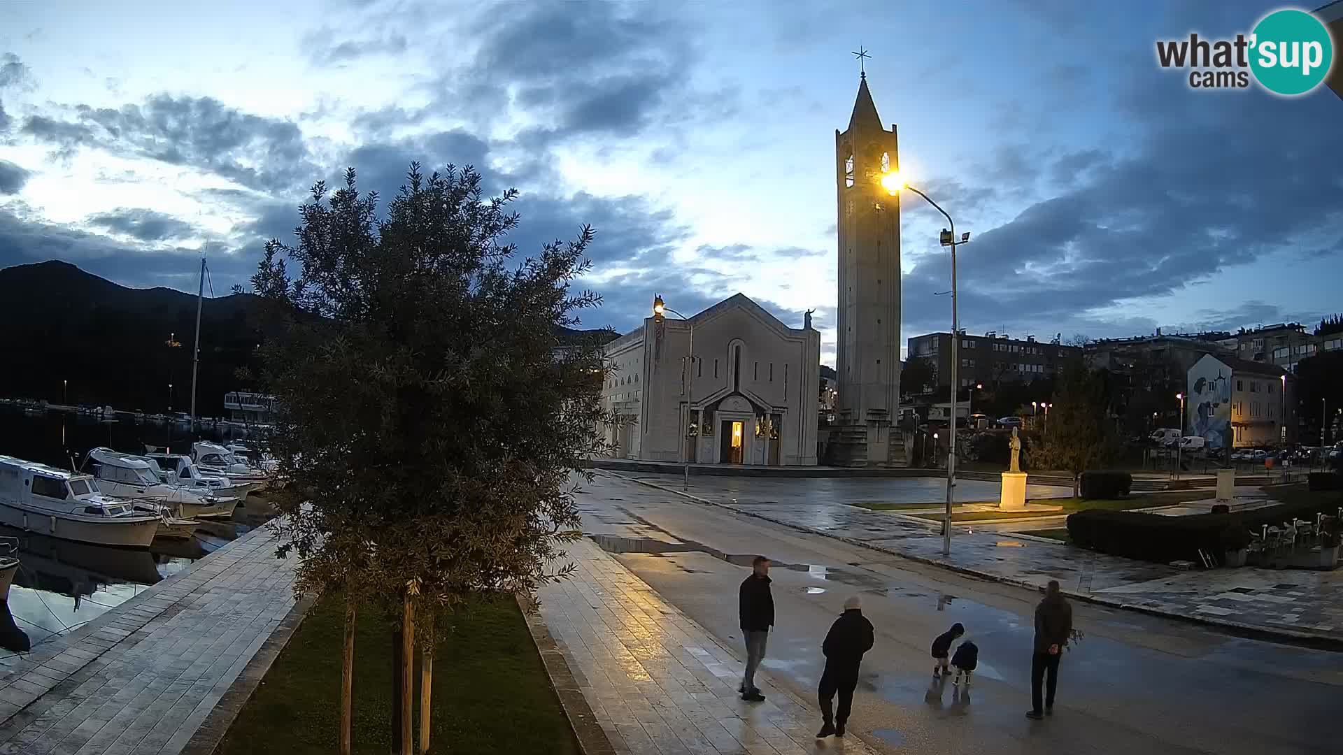 Ploče Cámara web | Vistas cautivadoras de Riva y la Catedral