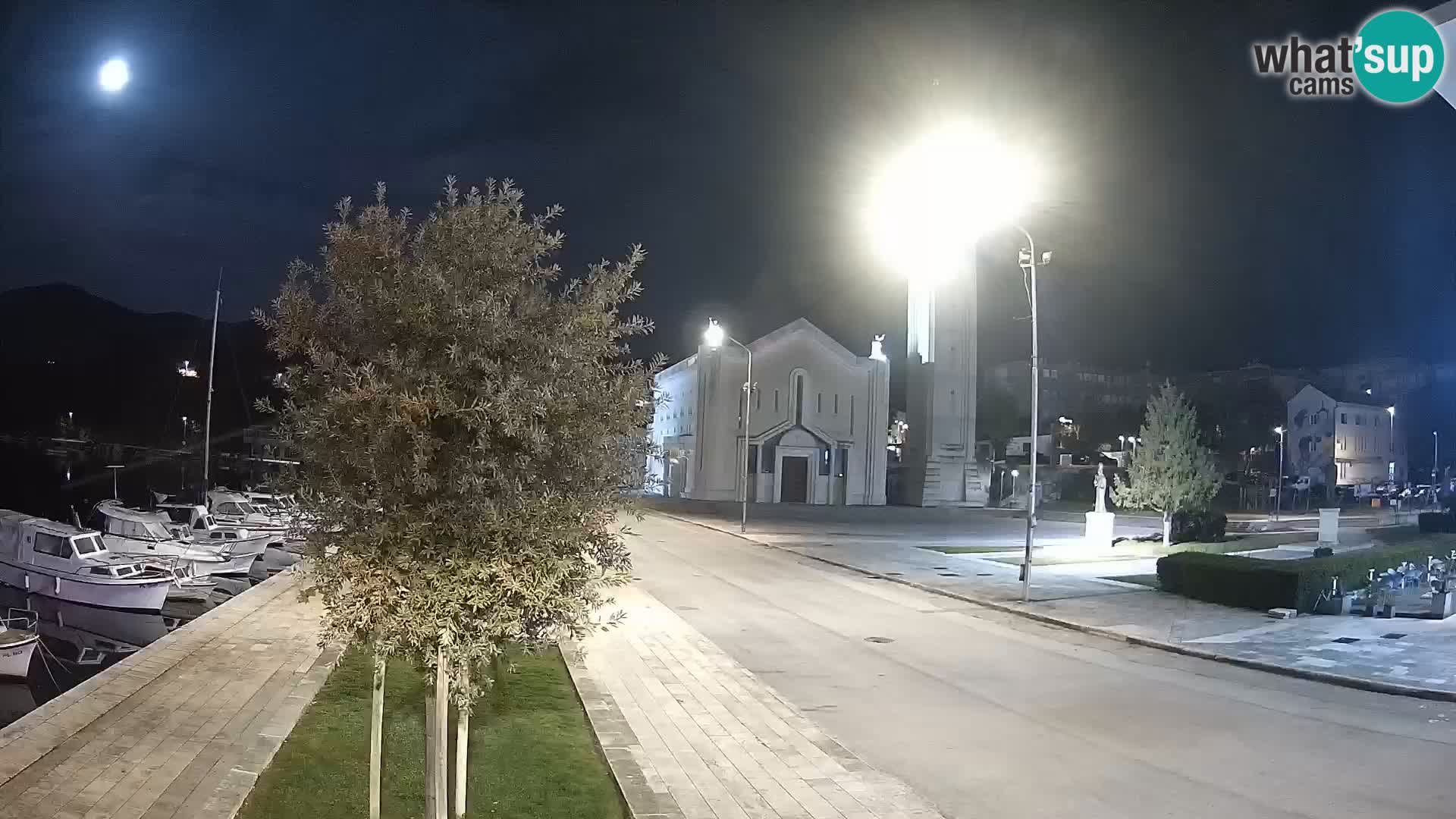 Ploče Webcam | Captivating Views of Riva and the Cathedral