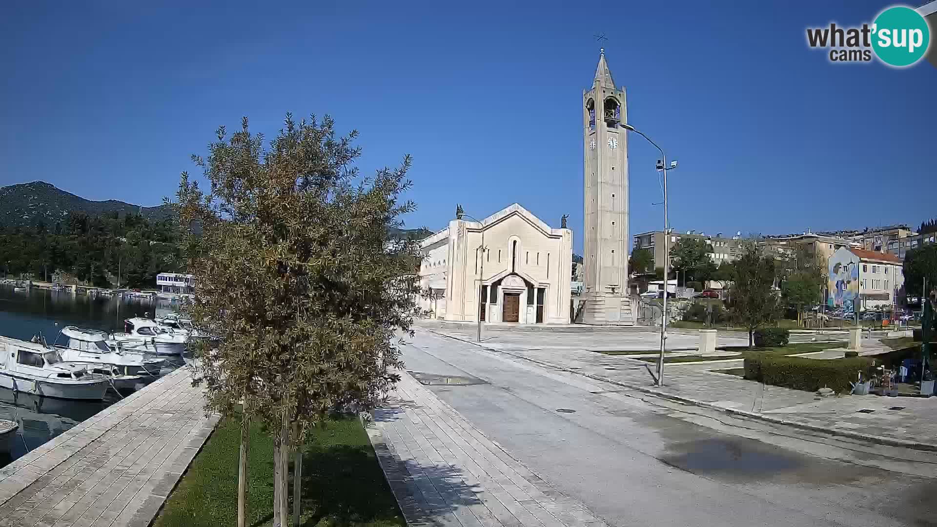Ploče Webcam | Captivating Views of Riva and the Cathedral
