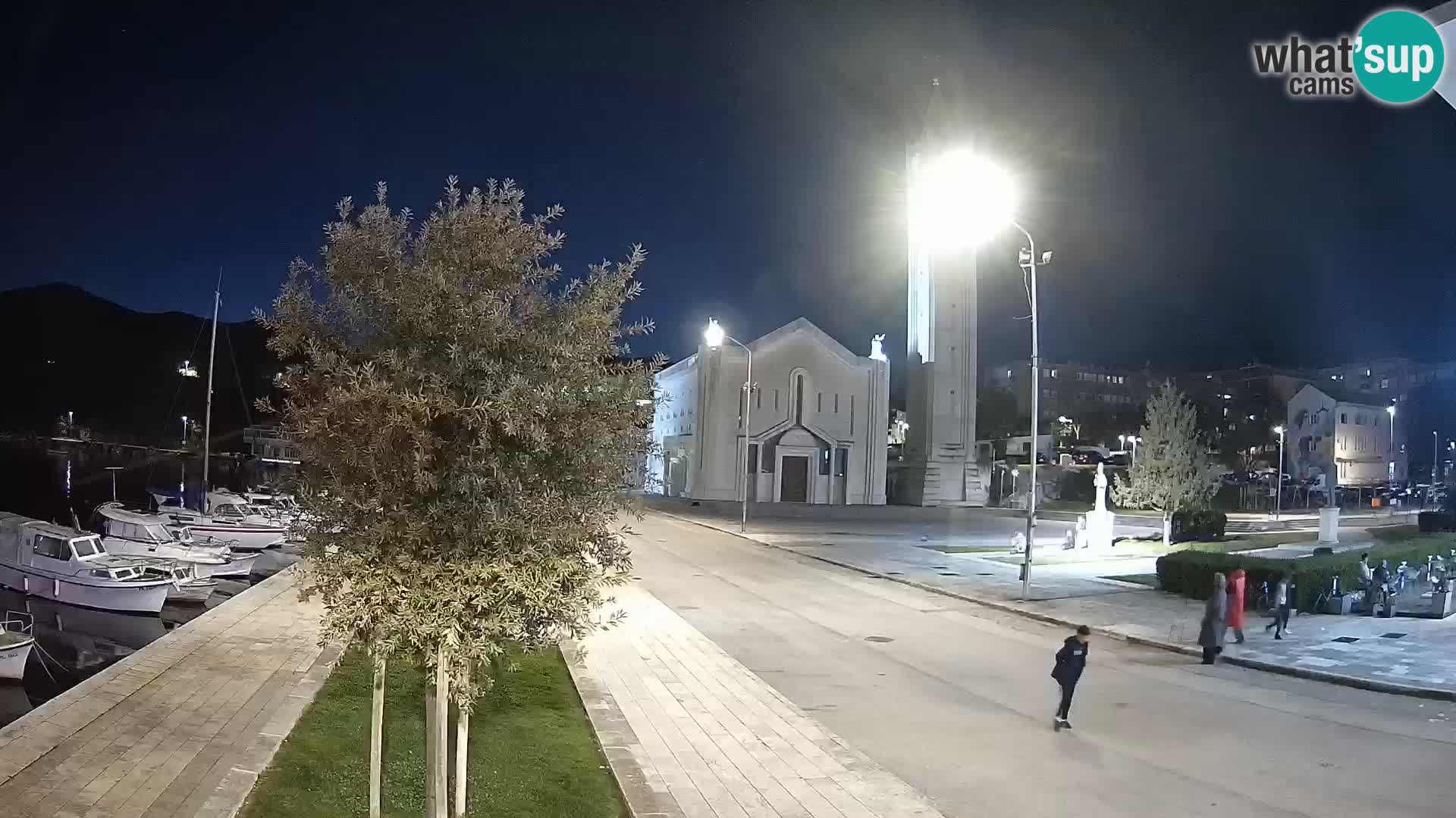 Ploče Webcam | Captivating Views of Riva and the Cathedral