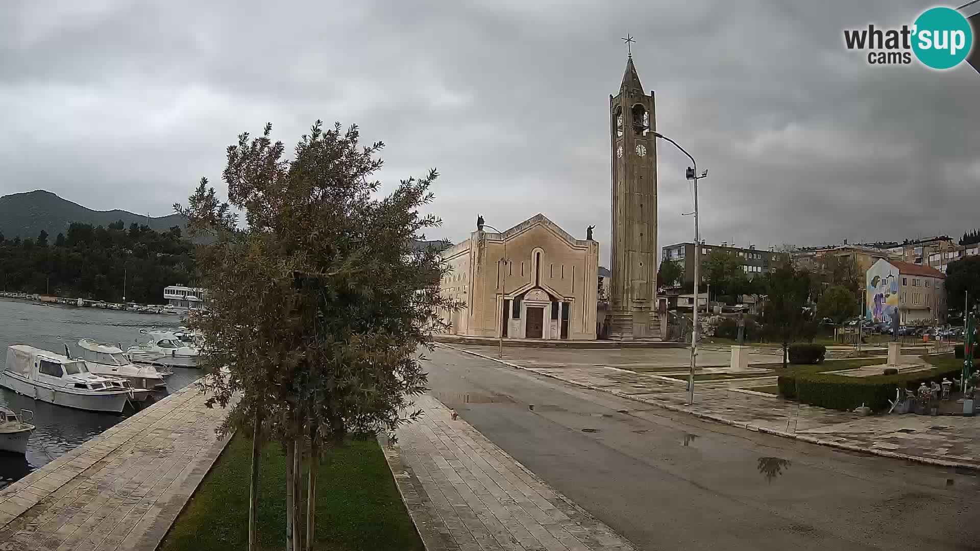 Ploče Webcam | Captivating Views of Riva and the Cathedral