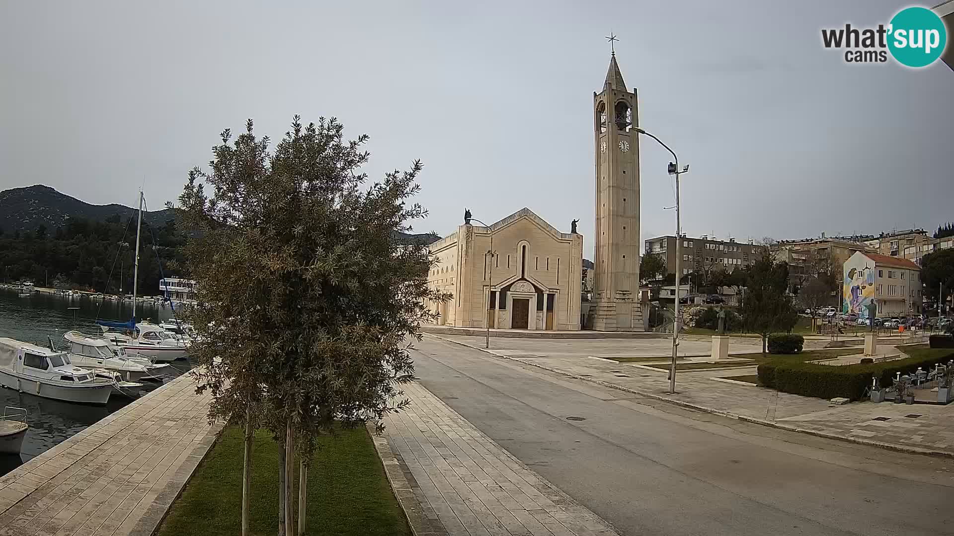 Ploče Webcam | Captivating Views of Riva and the Cathedral