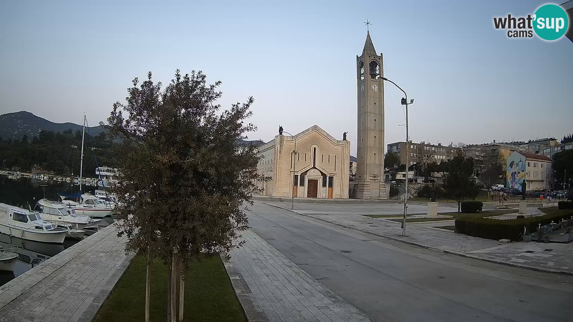 Ploče Webcam | Captivating Views of Riva and the Cathedral