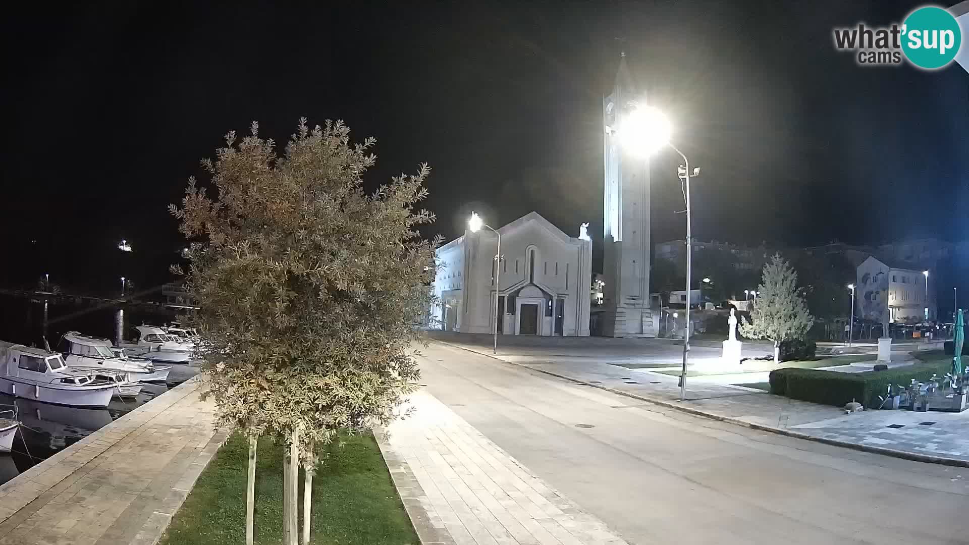 Ploče Webcam | Captivating Views of Riva and the Cathedral