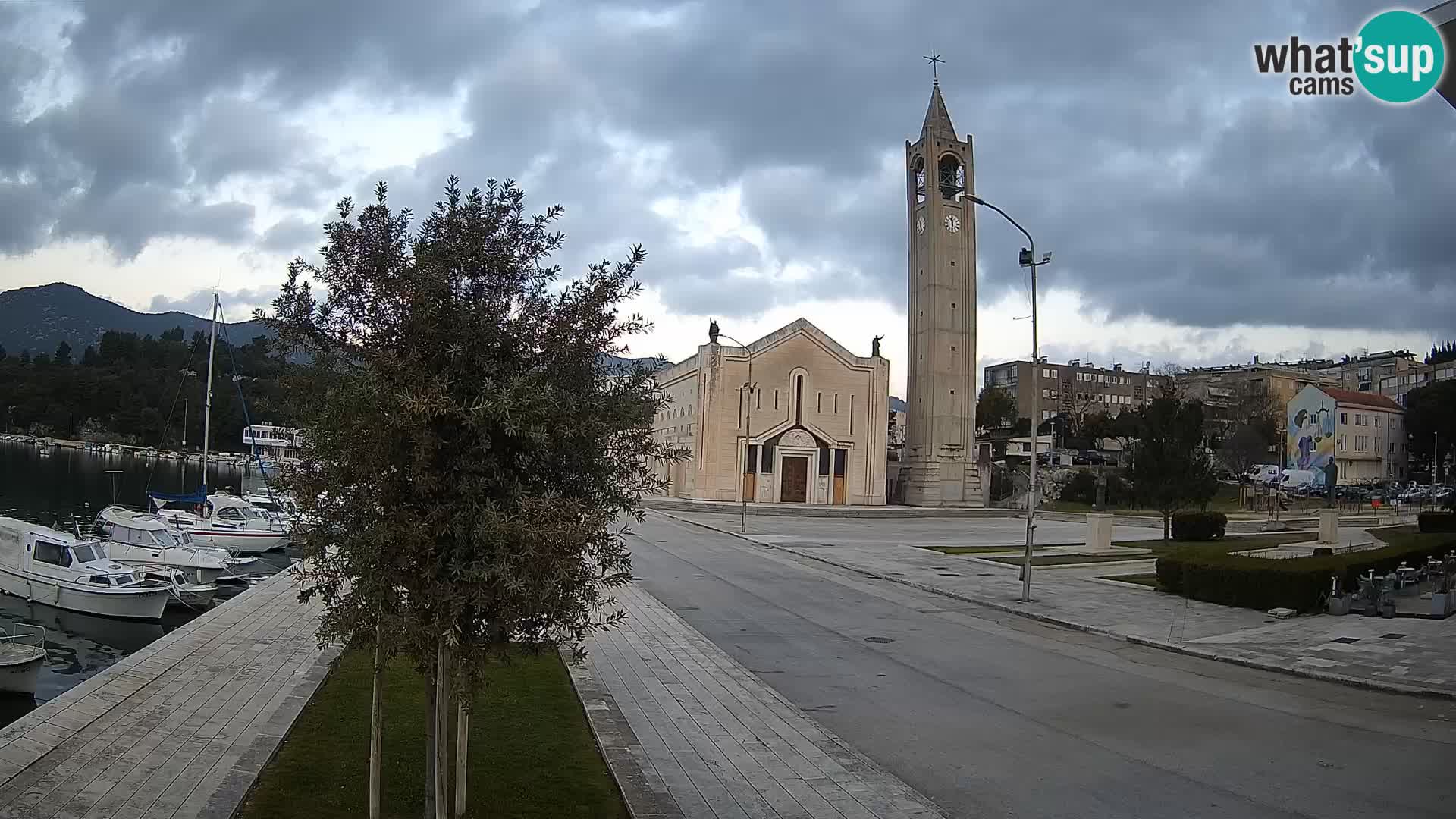 Ploče Webcam | Captivating Views of Riva and the Cathedral