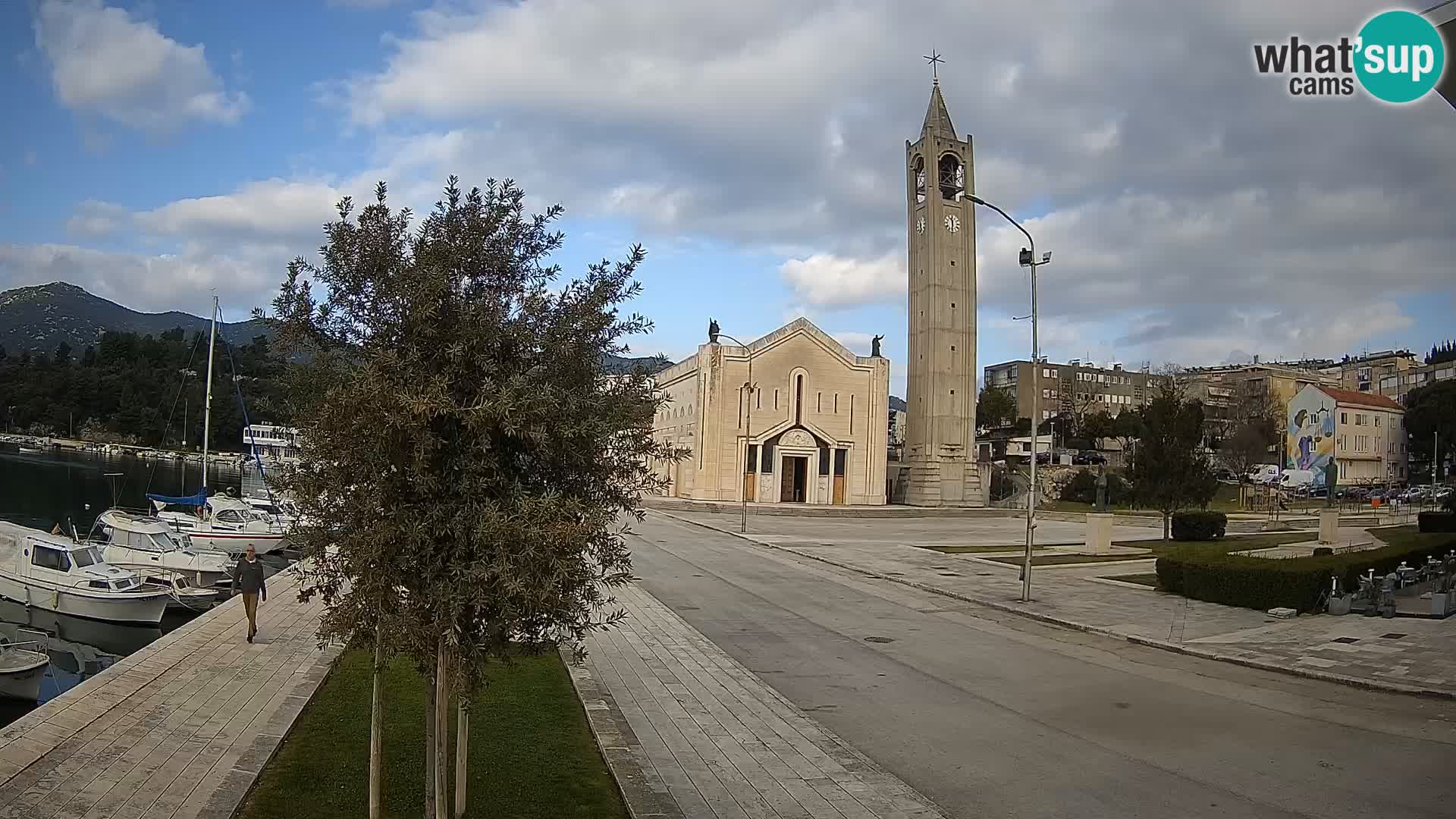 Ploče Webcam | Captivating Views of Riva and the Cathedral