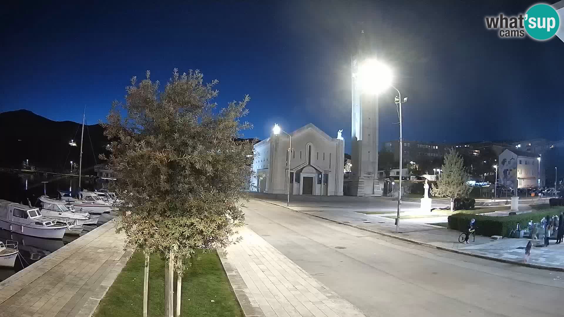 Ploče Webcam | Captivating Views of Riva and the Cathedral