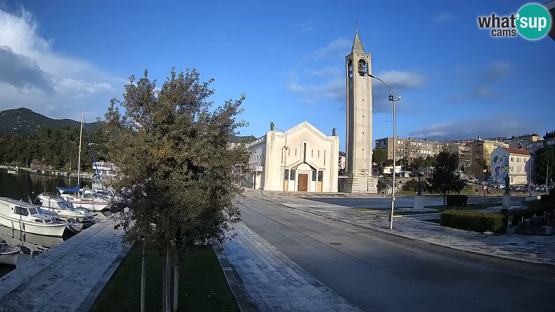 Ploče Webcam | Captivating Views of Riva and the Cathedral