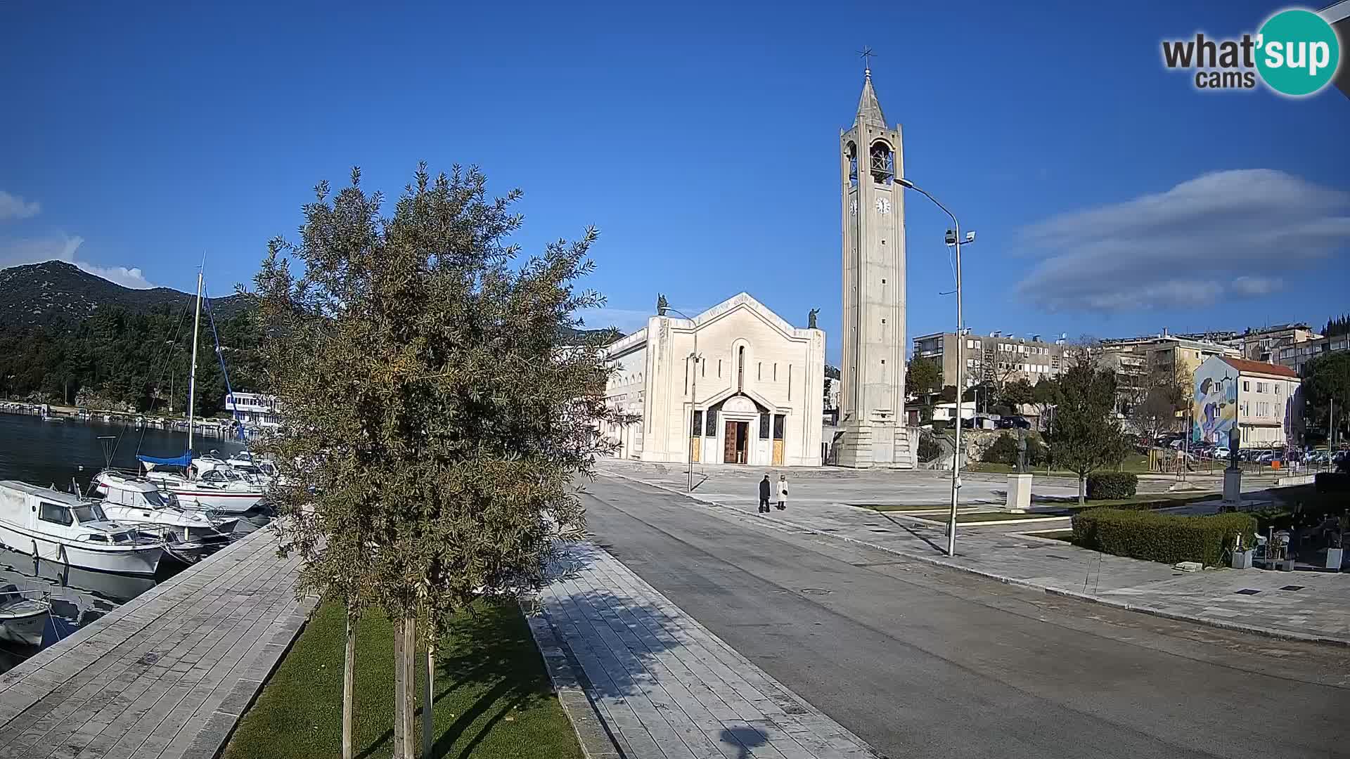 Ploče Webcam | Captivating Views of Riva and the Cathedral