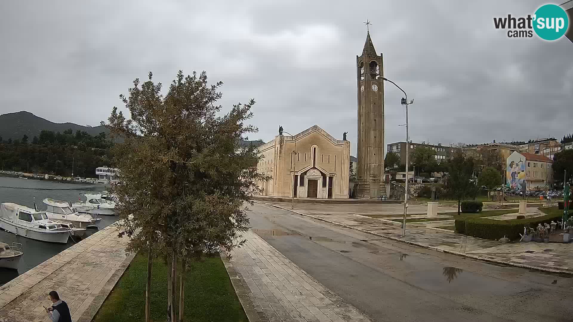 Ploče Webcam | Captivating Views of Riva and the Cathedral