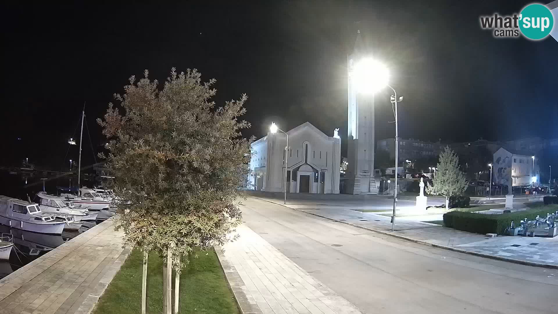 Ploče Webcam | Captivating Views of Riva and the Cathedral