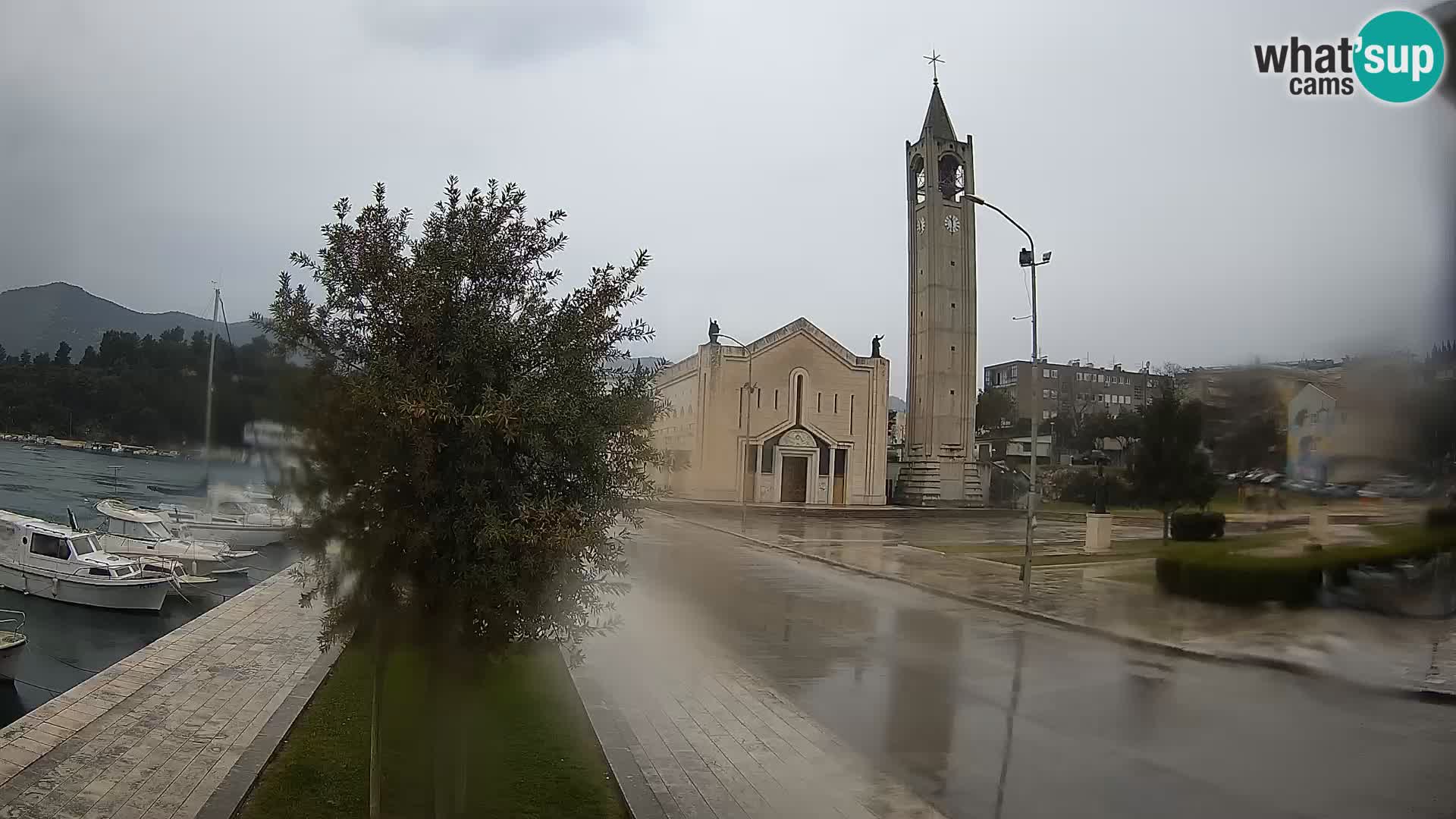 Ploče Webcam | Captivating Views of Riva and the Cathedral