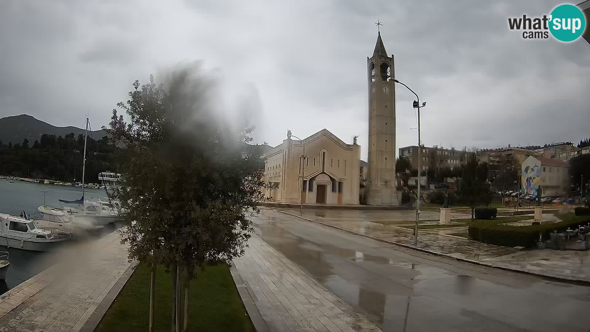 Ploče Webcam | Captivating Views of Riva and the Cathedral