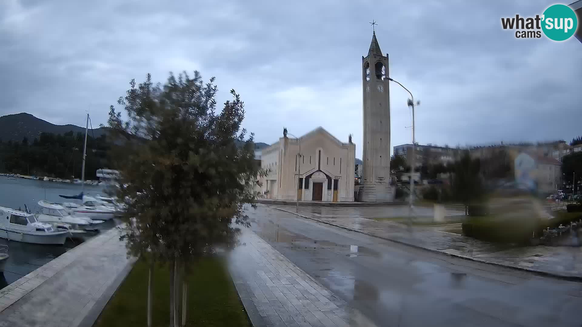 Ploče Webcam | Captivating Views of Riva and the Cathedral