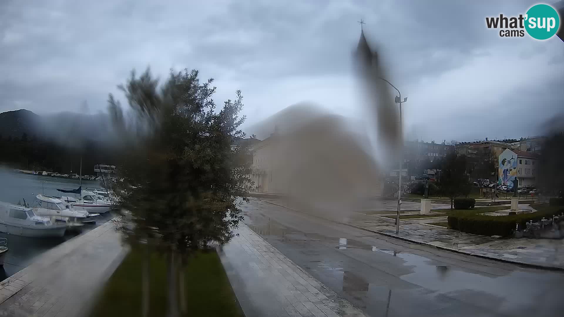 Ploče Webcam | Captivating Views of Riva and the Cathedral