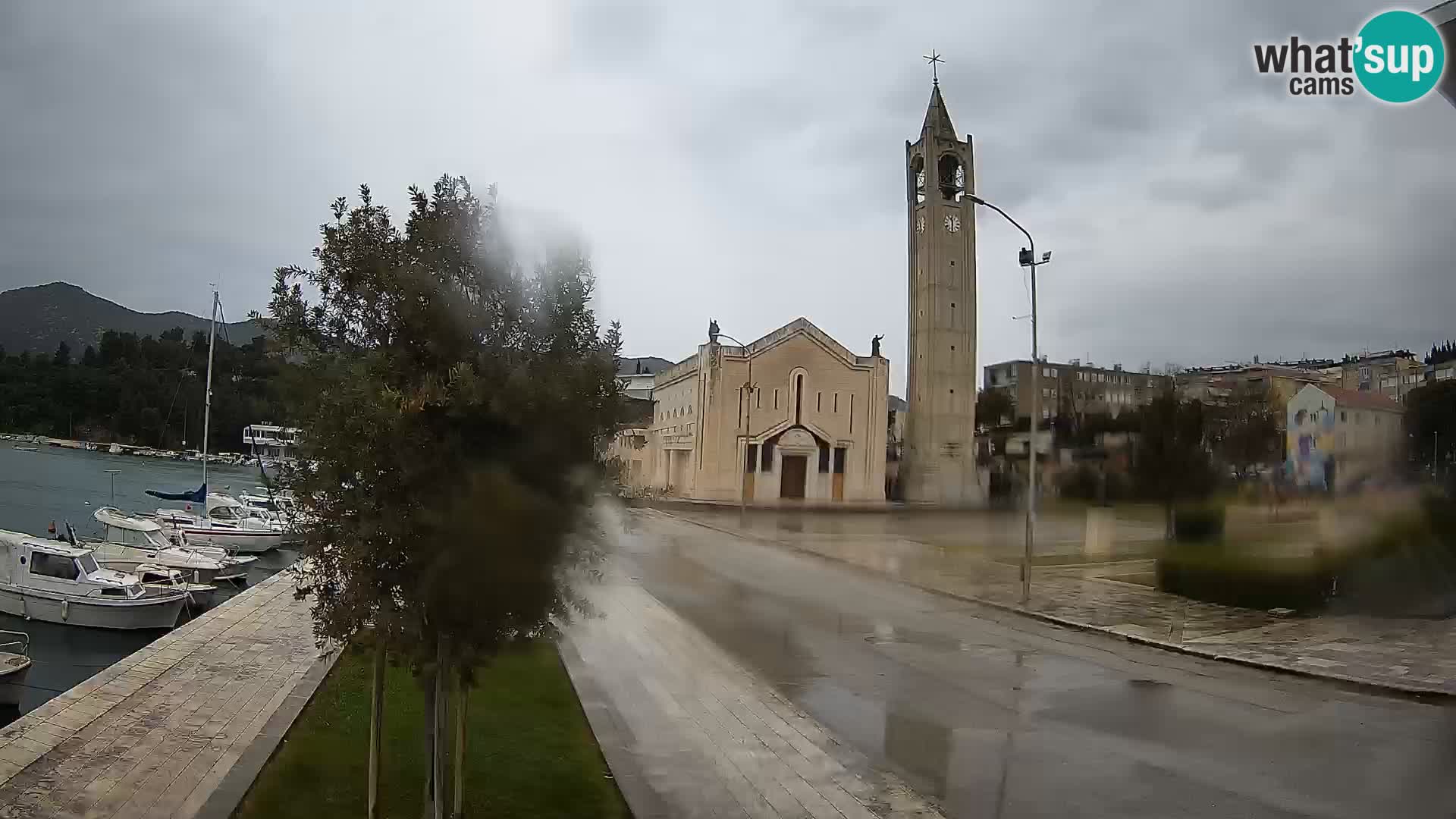 Ploče Webcam | Captivating Views of Riva and the Cathedral