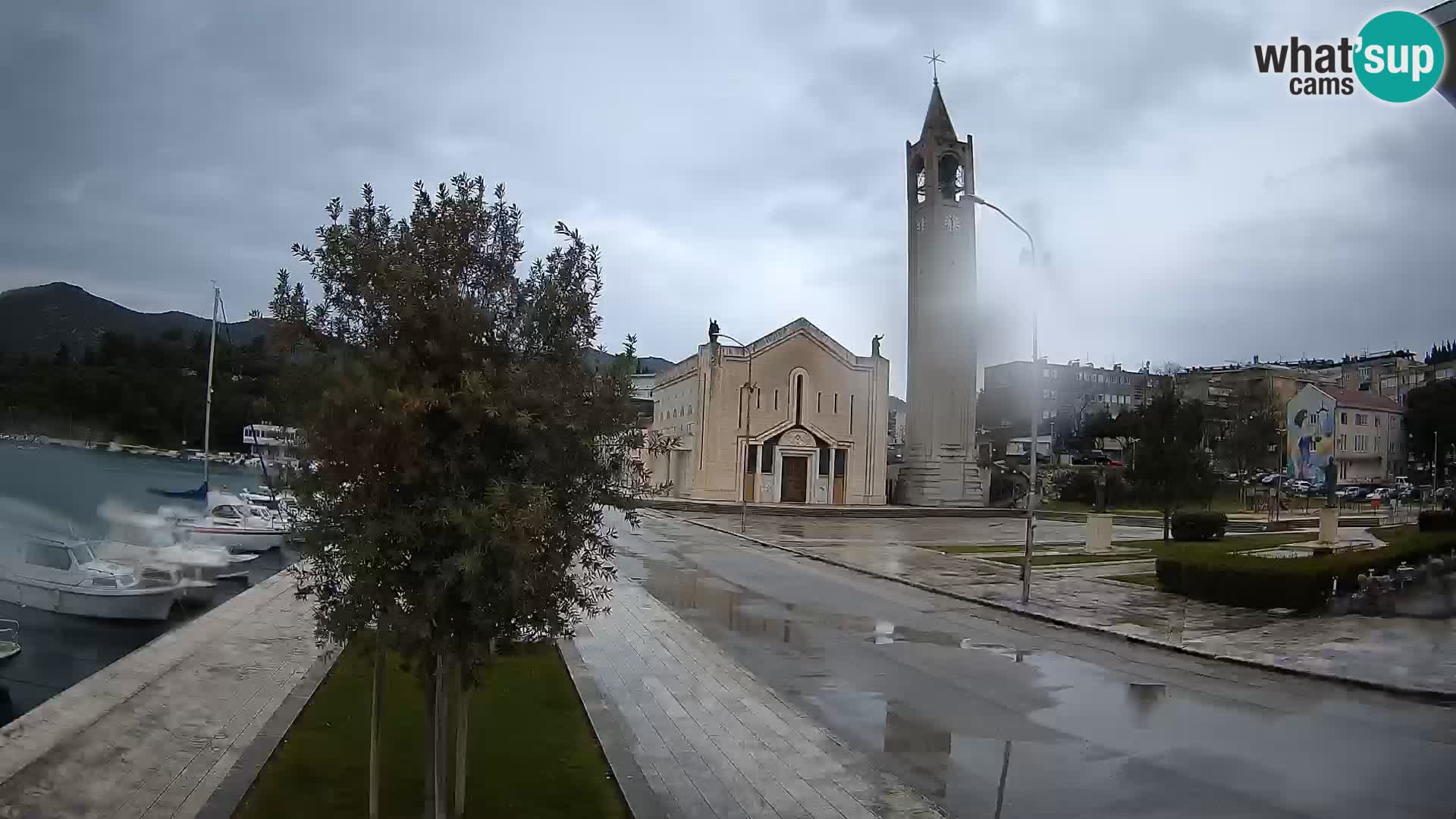 Ploče Webcam | Captivating Views of Riva and the Cathedral