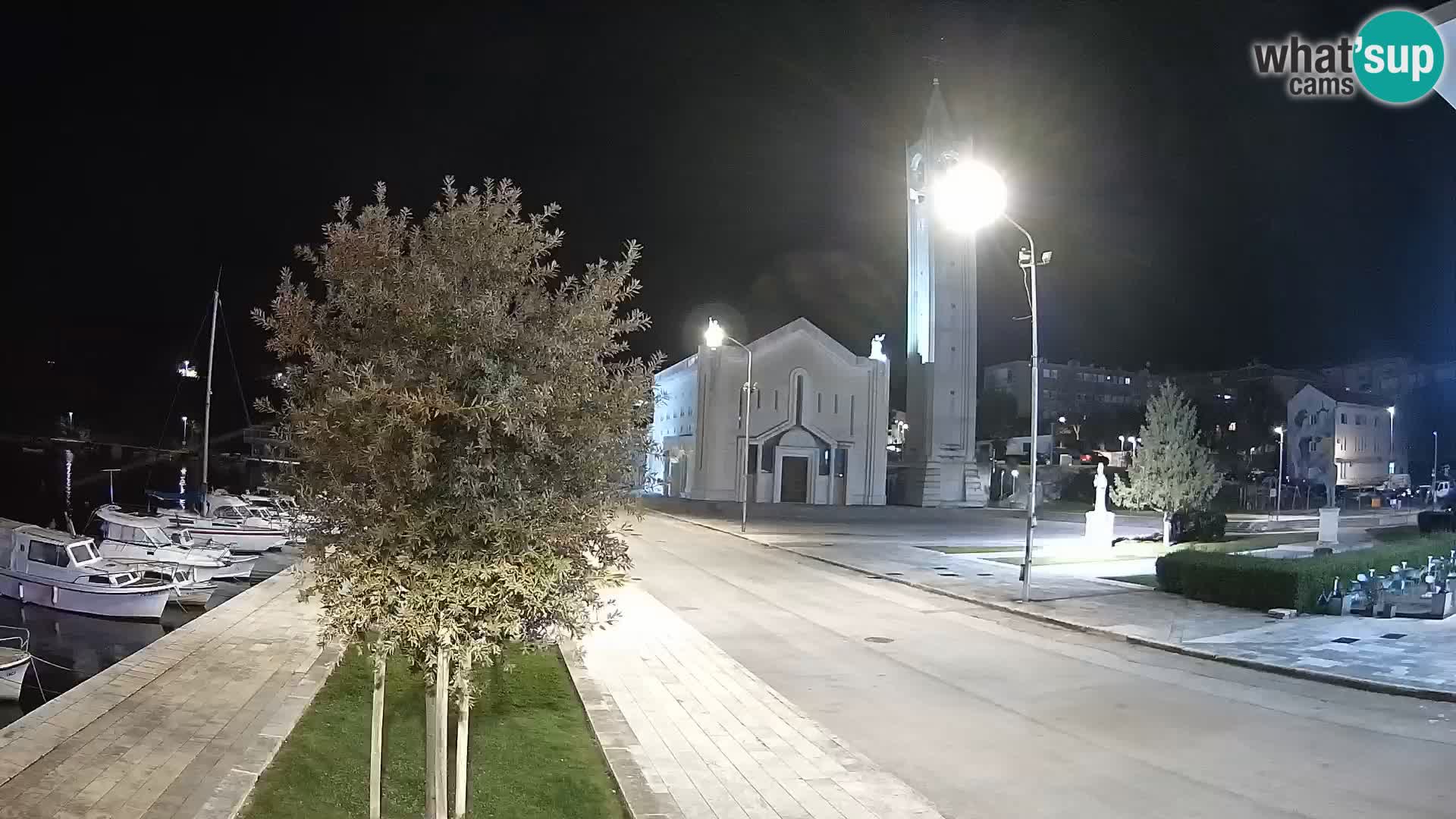 Ploče Webcam | Captivating Views of Riva and the Cathedral