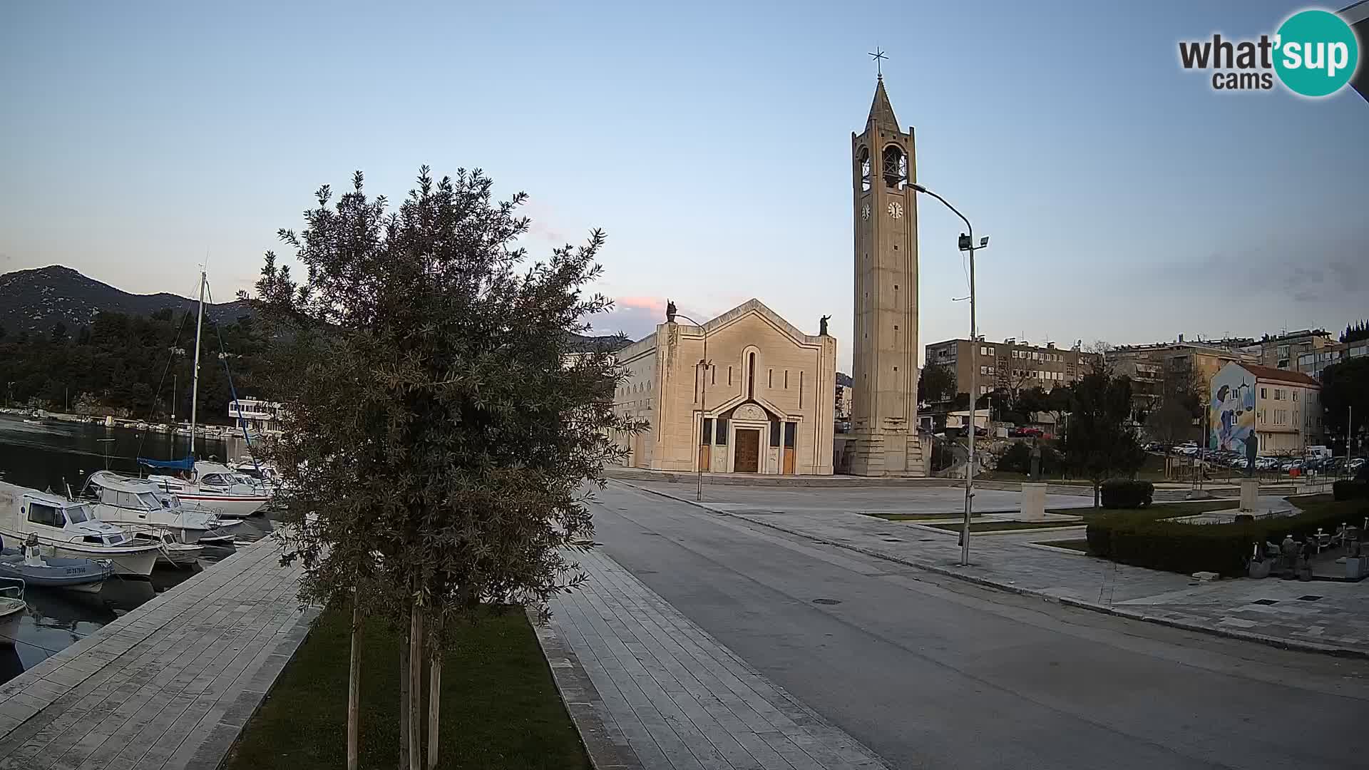 Ploče Webcam | Captivating Views of Riva and the Cathedral