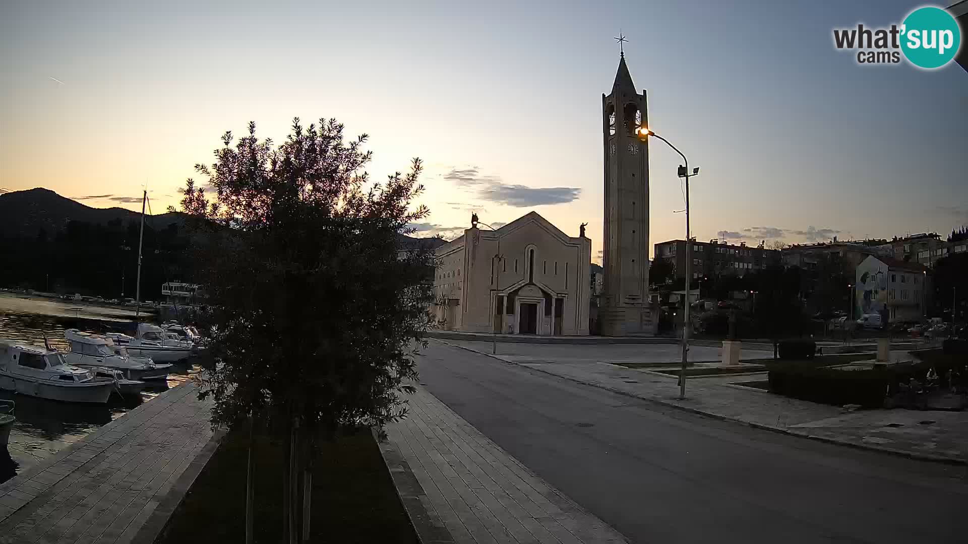 Ploče Webcam | Captivating Views of Riva and the Cathedral
