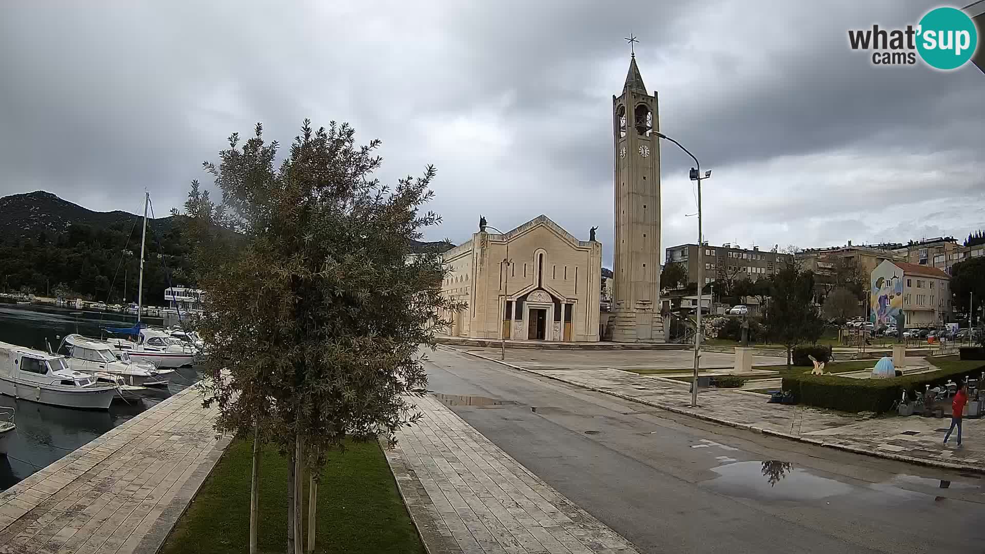Ploče Webcam | Captivating Views of Riva and the Cathedral