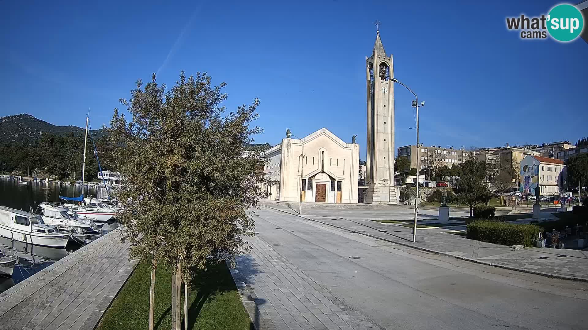 Ploče Webcam | Captivating Views of Riva and the Cathedral