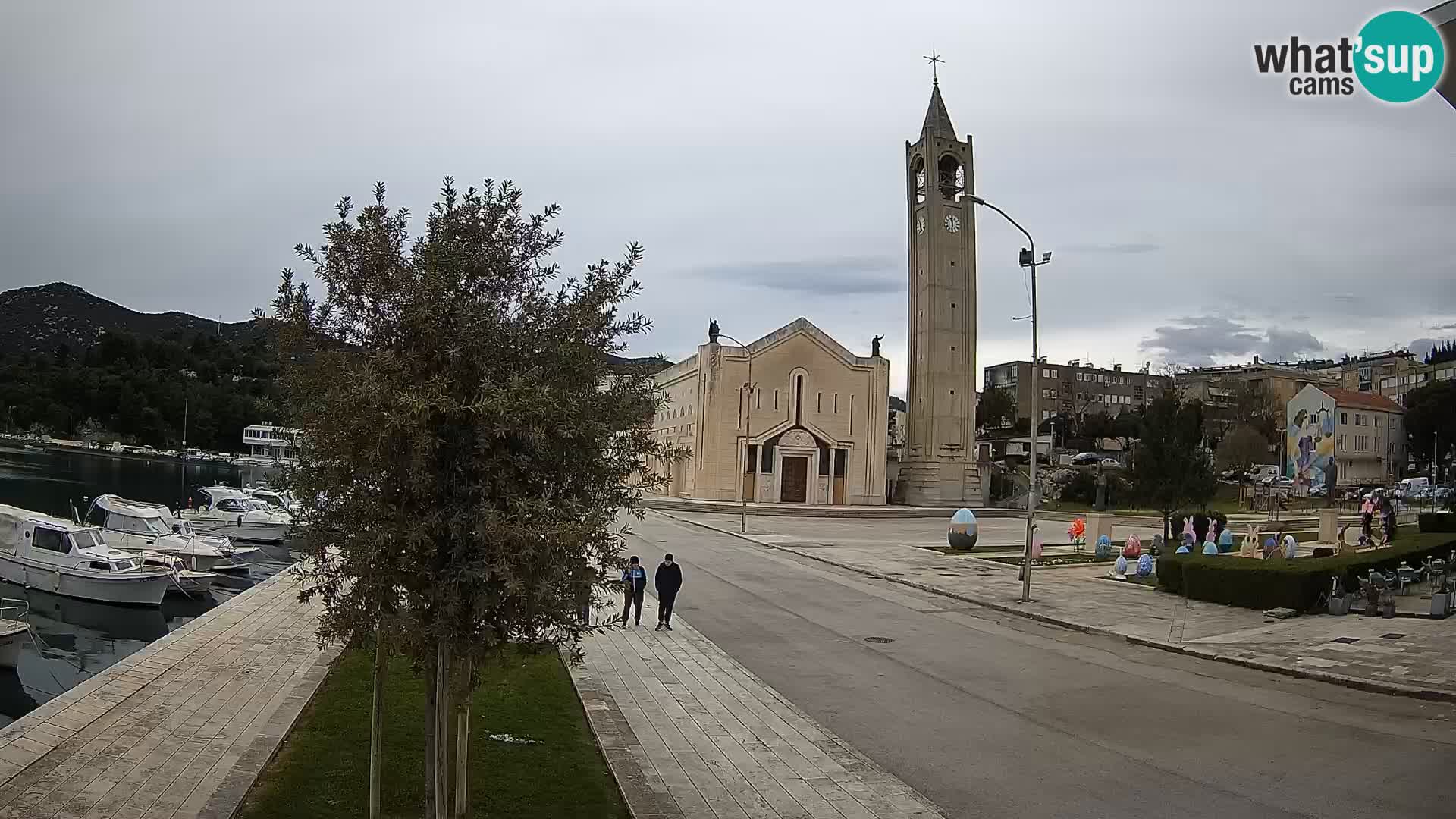 Ploče Webcam | Captivating Views of Riva and the Cathedral