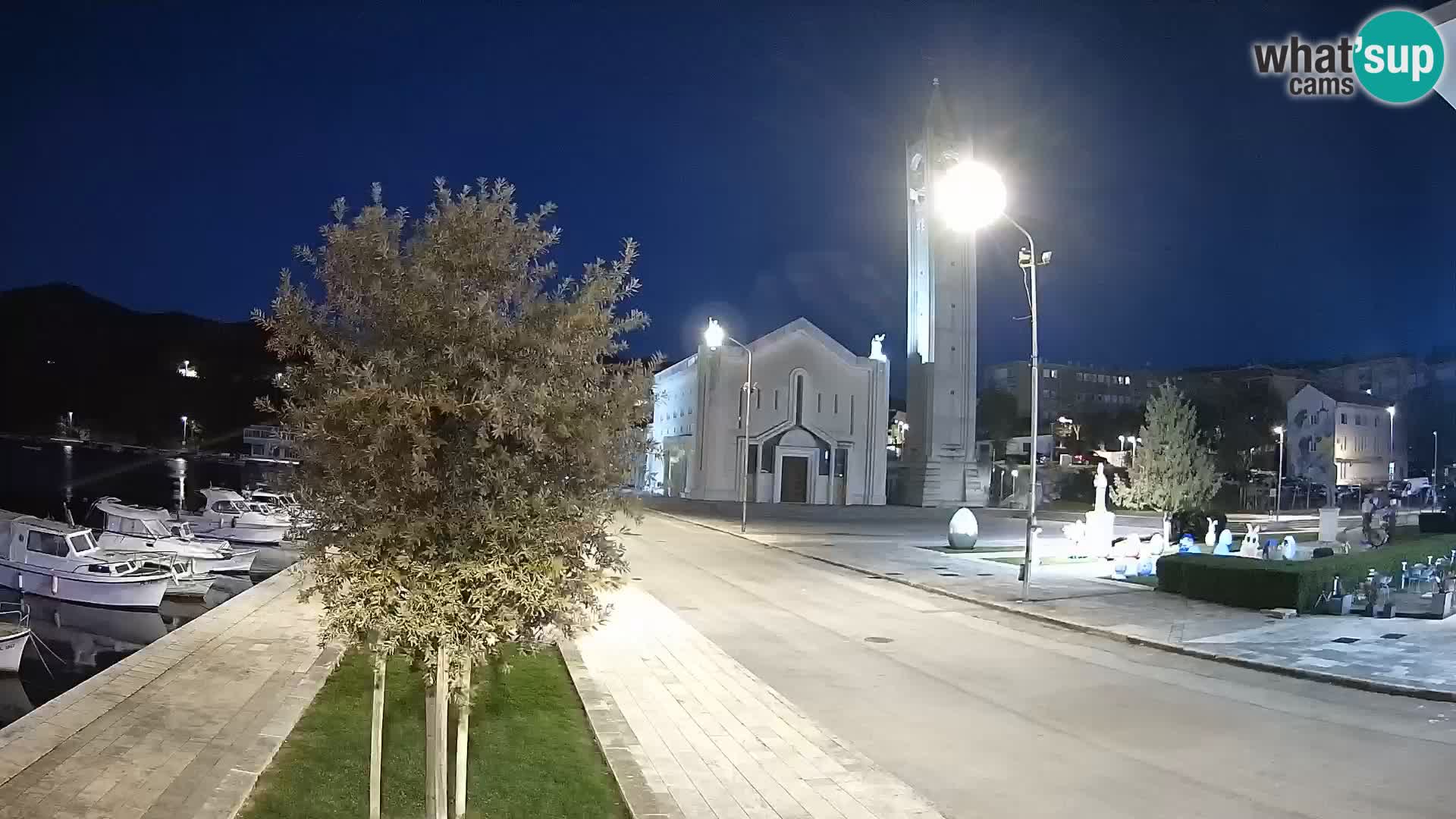 Ploče Webcam | Captivating Views of Riva and the Cathedral