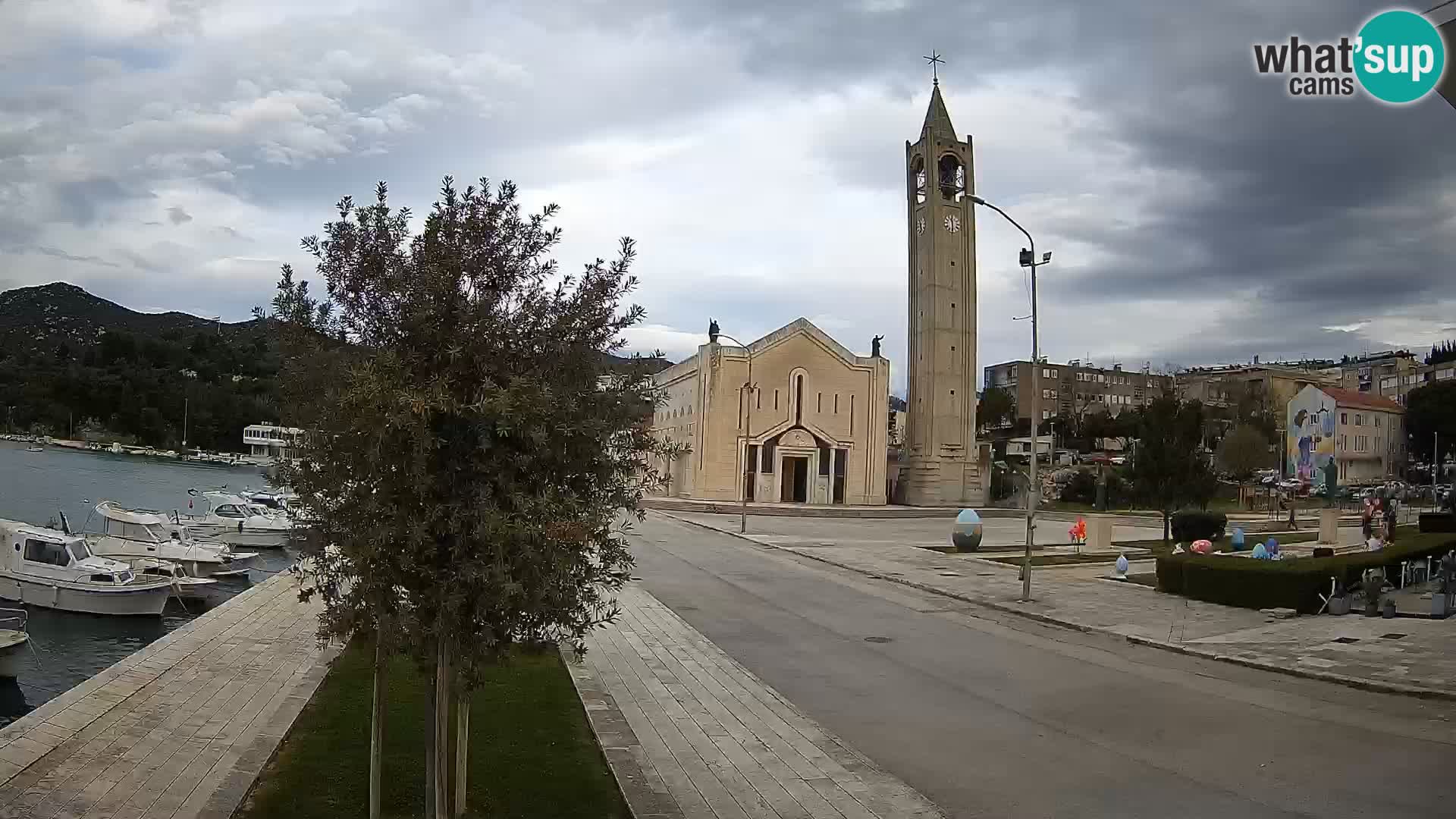 Ploče Webcam | Captivating Views of Riva and the Cathedral