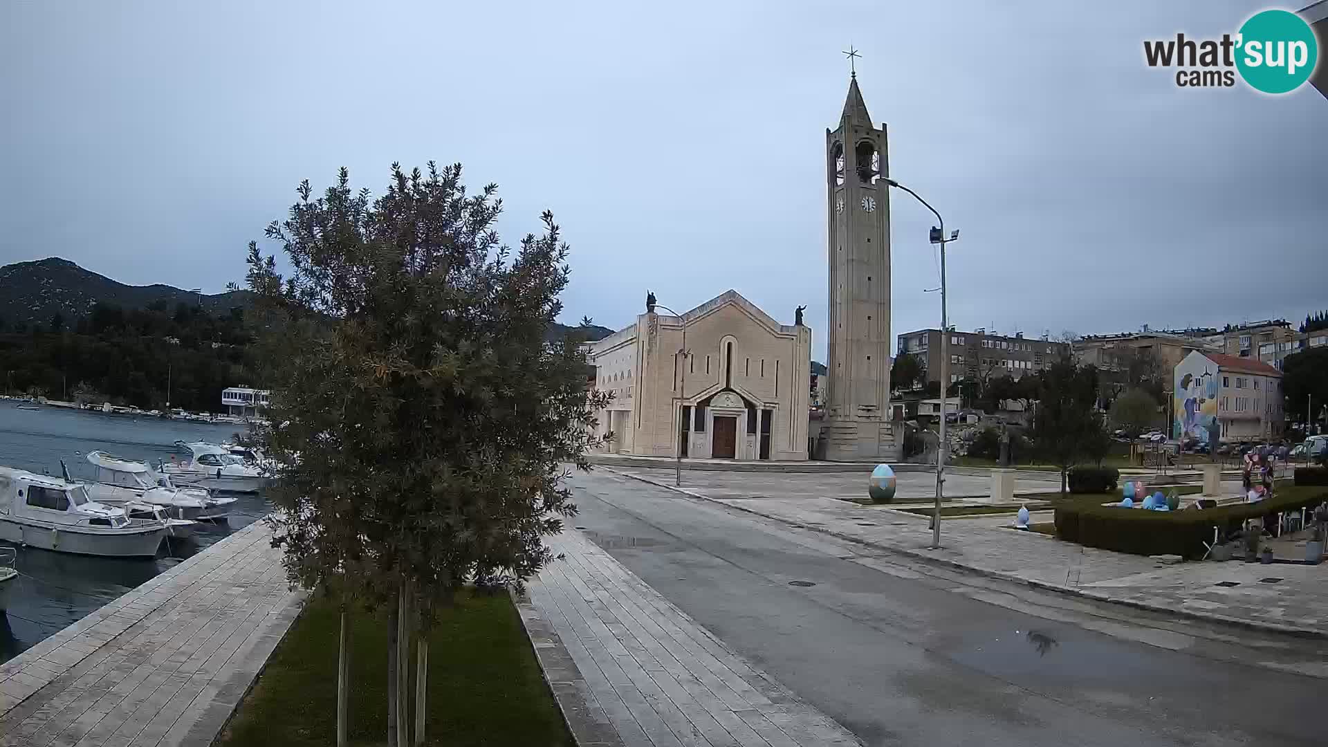 Ploče Webcam | Captivating Views of Riva and the Cathedral