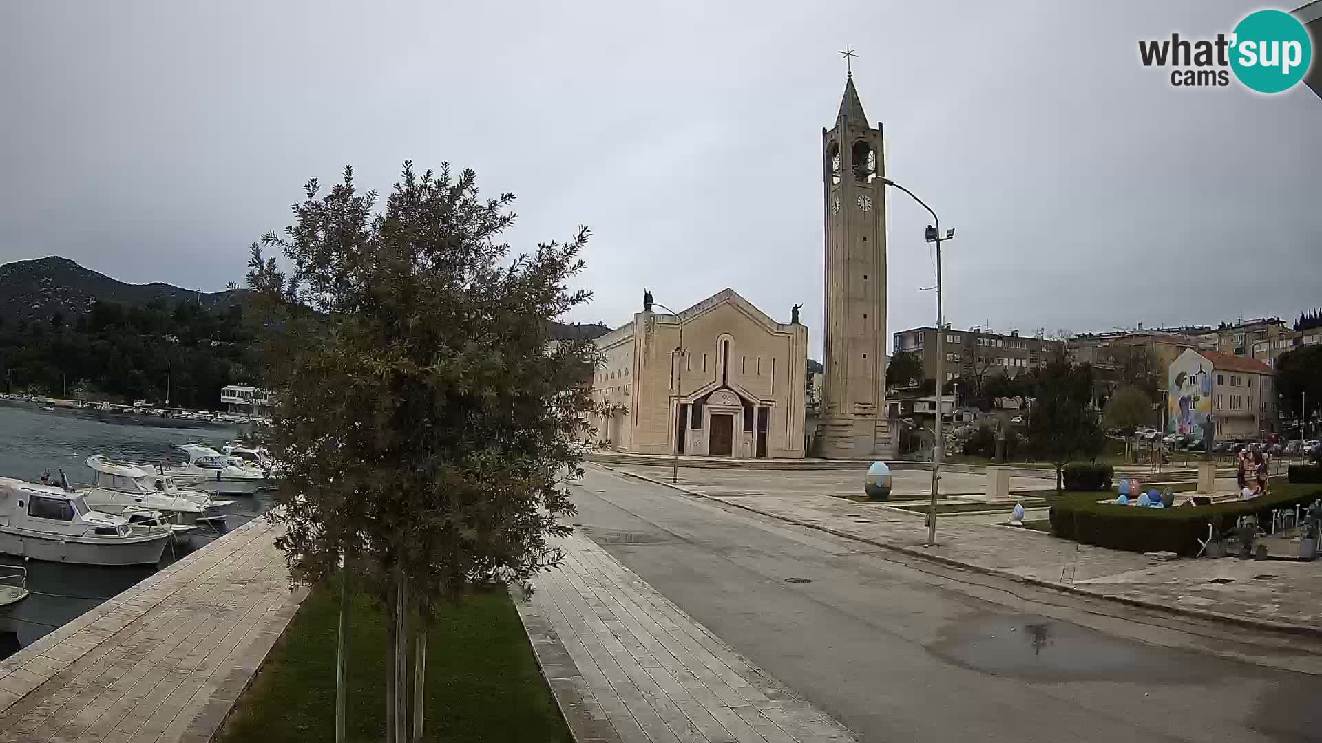 Ploče Webcam | Captivating Views of Riva and the Cathedral
