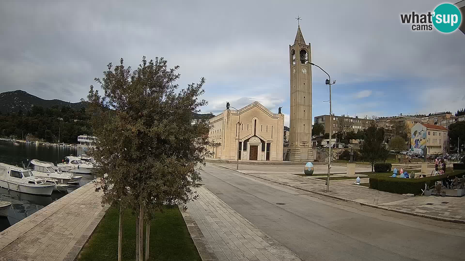 Ploče Webcam | Captivating Views of Riva and the Cathedral