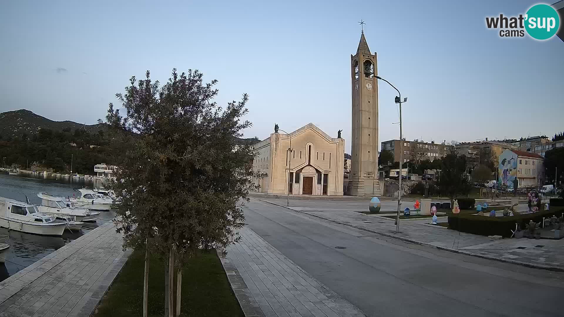 Ploče Webcam | Captivating Views of Riva and the Cathedral