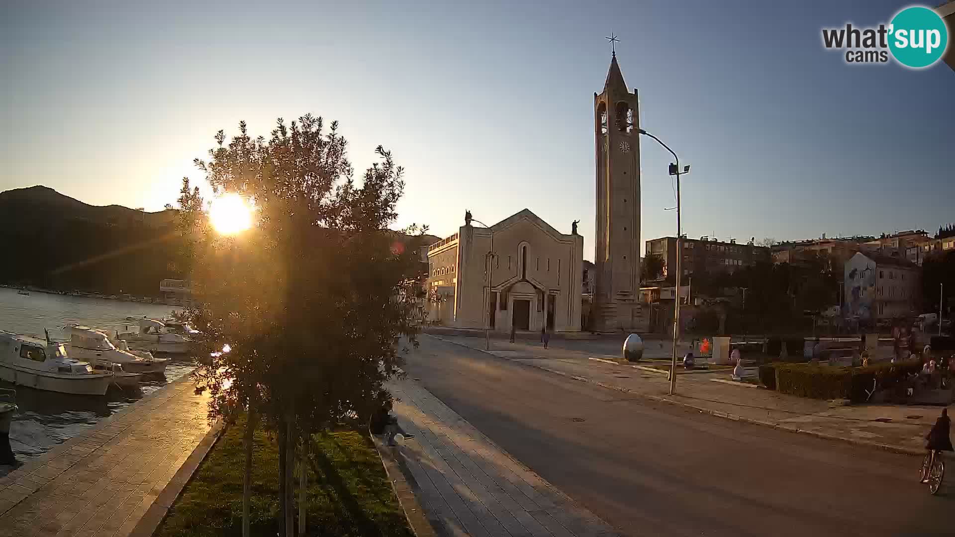 Ploče Webcam | Captivating Views of Riva and the Cathedral