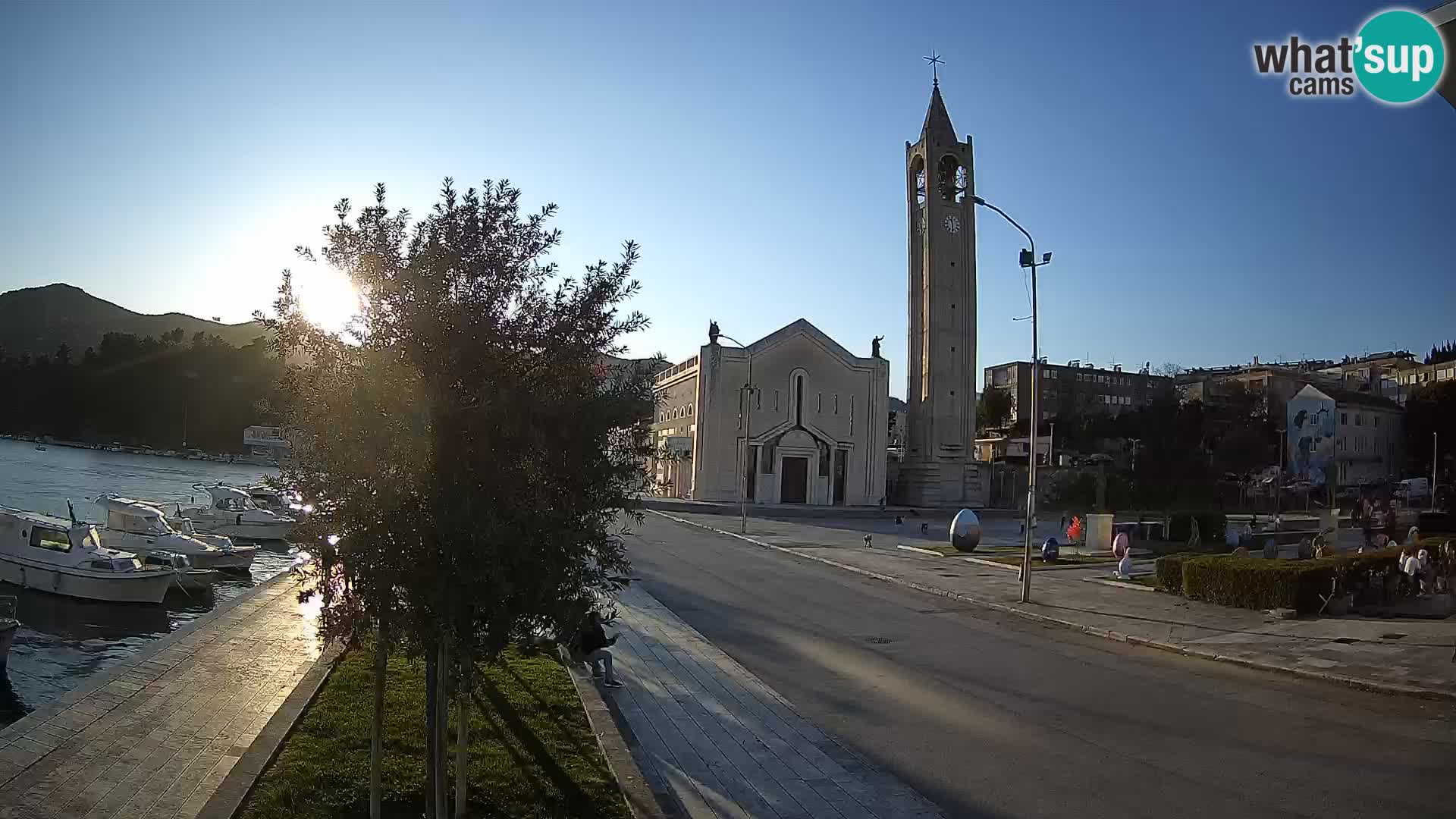Ploče Webcam | Captivating Views of Riva and the Cathedral