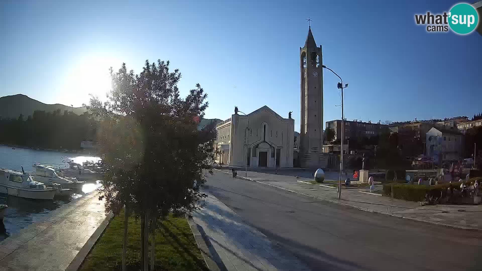 Ploče Webcam | Captivating Views of Riva and the Cathedral