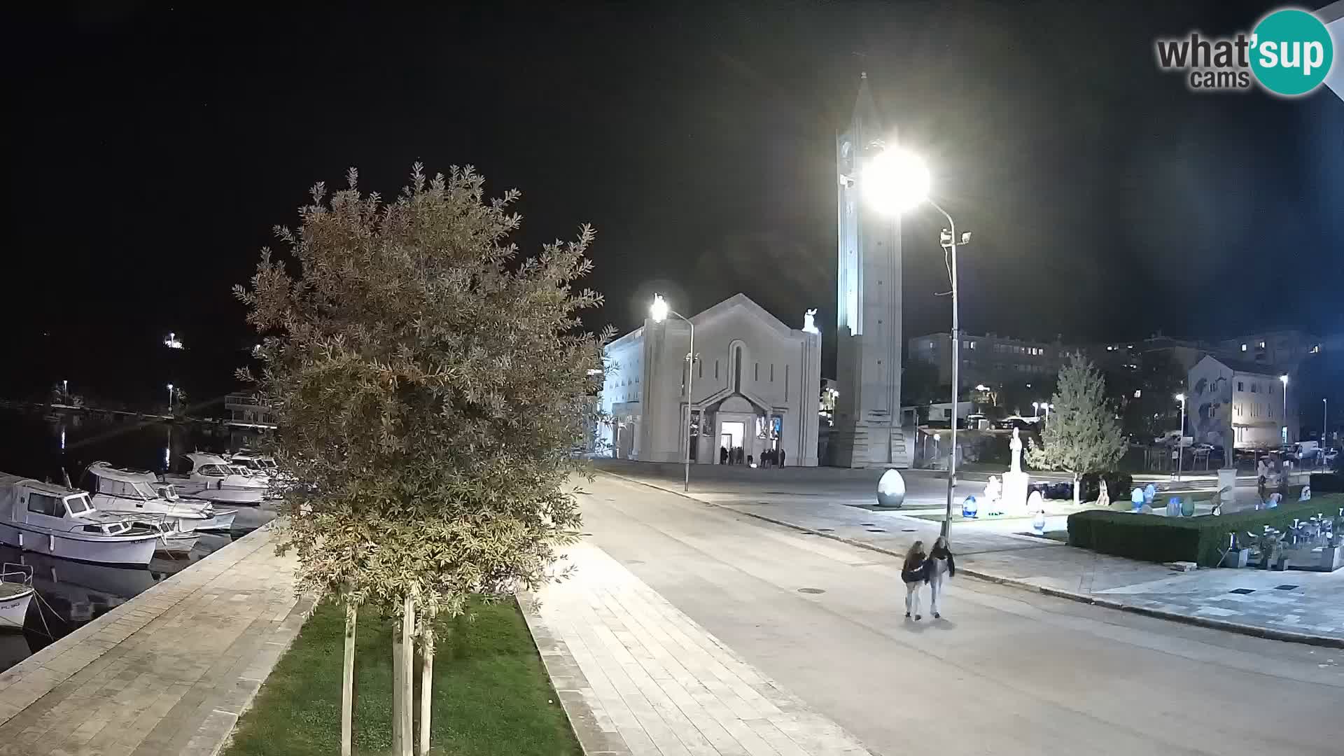 Ploče Webcam | Captivating Views of Riva and the Cathedral